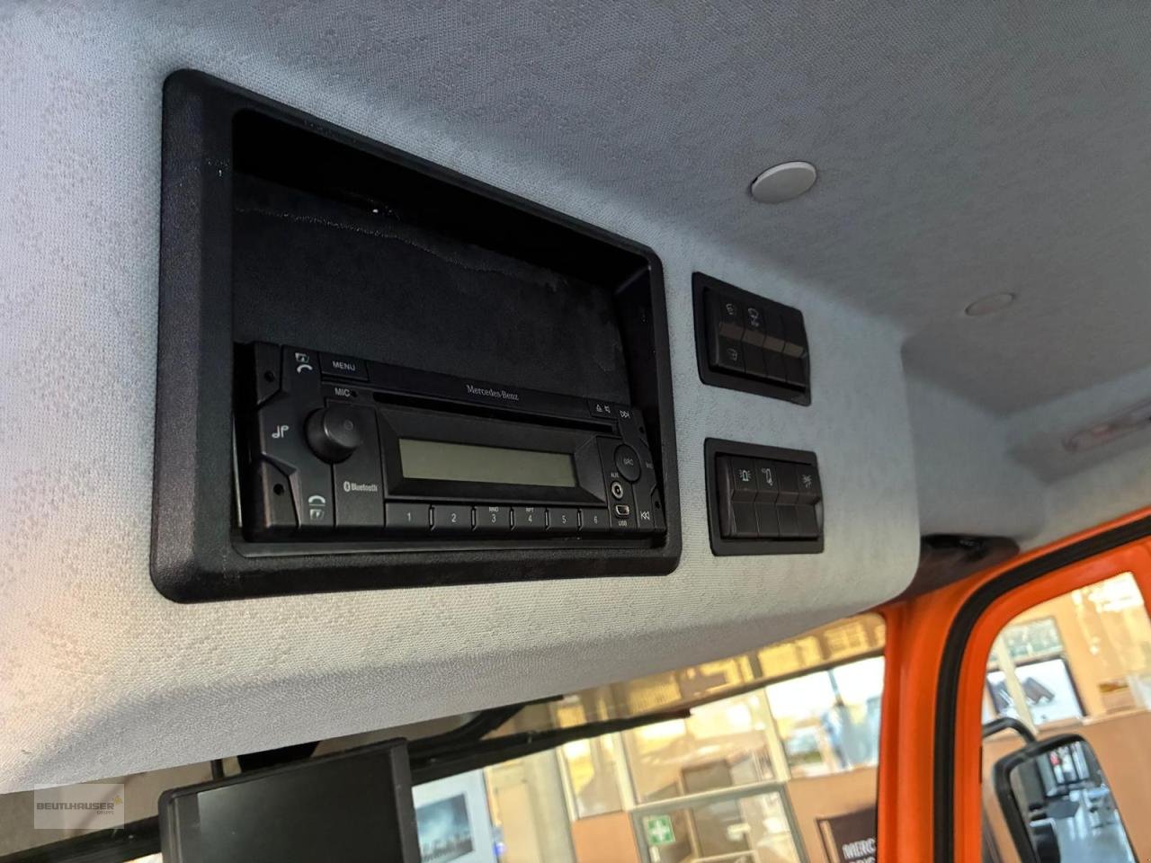 Sonstige Gartentechnik & Kommunaltechnik typu Mercedes-Benz Unimog U 530 mit neuem Motor, Gebrauchtmaschine v Hagelstadt (Obrázek 15)