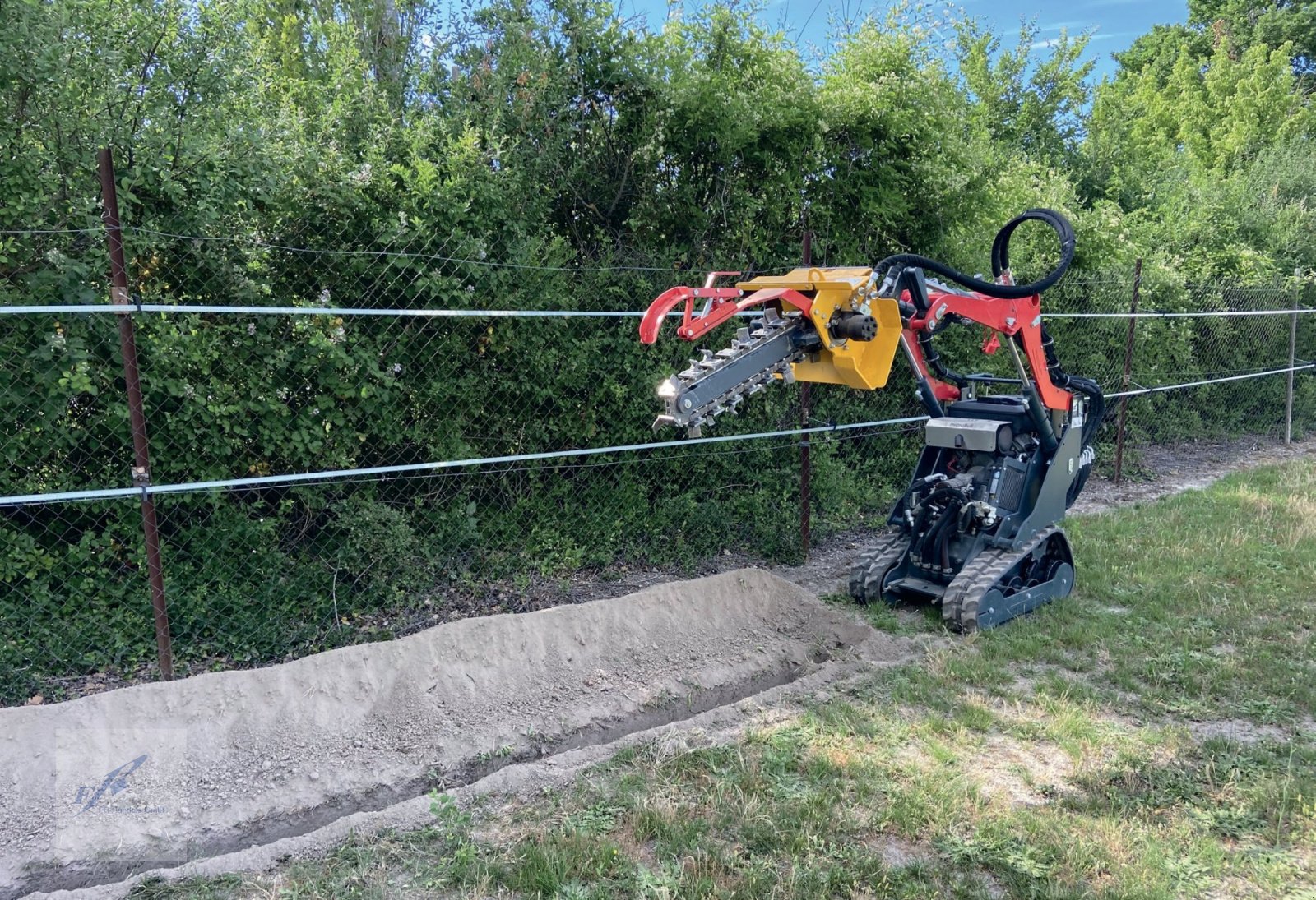 Sonstige Gartentechnik & Kommunaltechnik of the type micro-pelle microBull Minilader 0,75 m Skidlader Kompaktlader, Neumaschine in Bruckmühl (Picture 5)