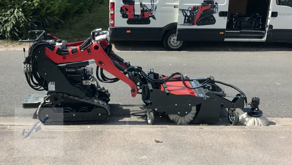 Sonstige Gartentechnik & Kommunaltechnik of the type micro-pelle microBull Minilader 0,75 m Skidlader Kompaktlader, Neumaschine in Bruckmühl (Picture 9)