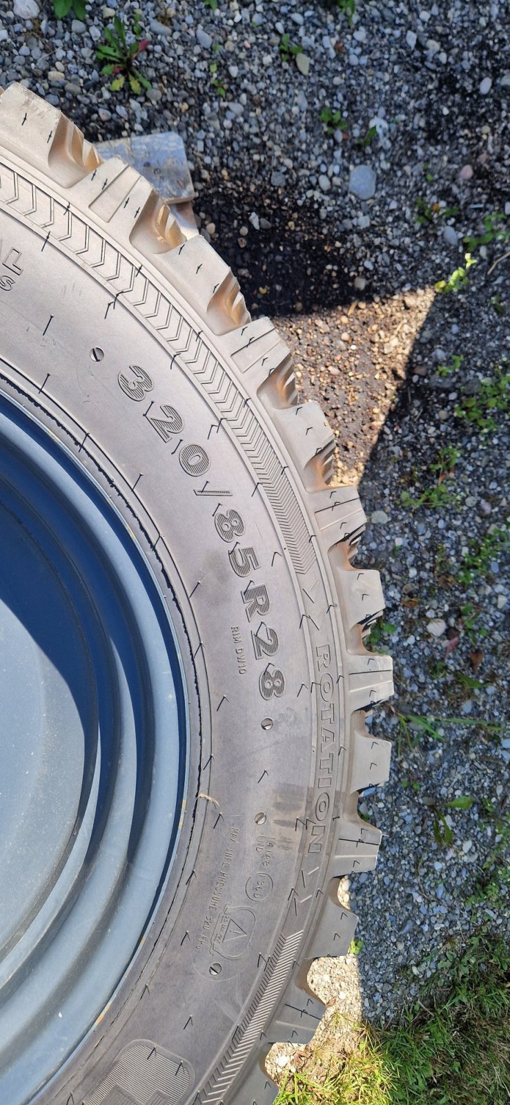 Sonstige Gartentechnik & Kommunaltechnik typu Nokian 320/85R28 250/80R16 Kommunalreifen Winterdienst, Gebrauchtmaschine v Palling (Obrázek 8)