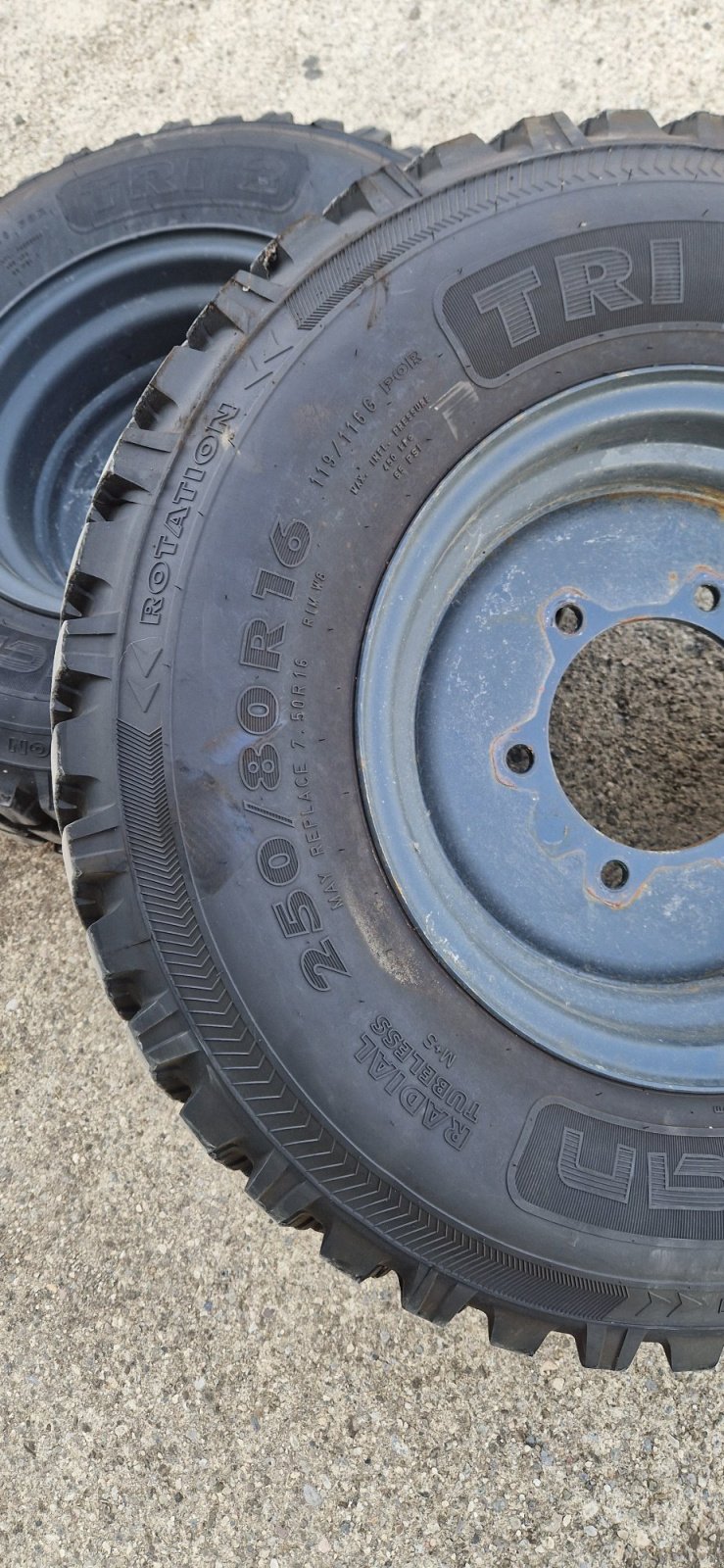 Sonstige Gartentechnik & Kommunaltechnik typu Nokian 320/85R28 250/80R16 Kommunalreifen Winterdienst, Gebrauchtmaschine v Palling (Obrázek 12)