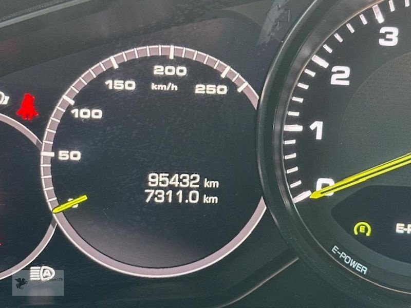 Sonstige Gartentechnik & Kommunaltechnik des Typs Porsche Cayenne E-Hybrid PKW SUV 4x4 Panoramadach AHK, Gebrauchtmaschine in Gevelsberg (Bild 13)
