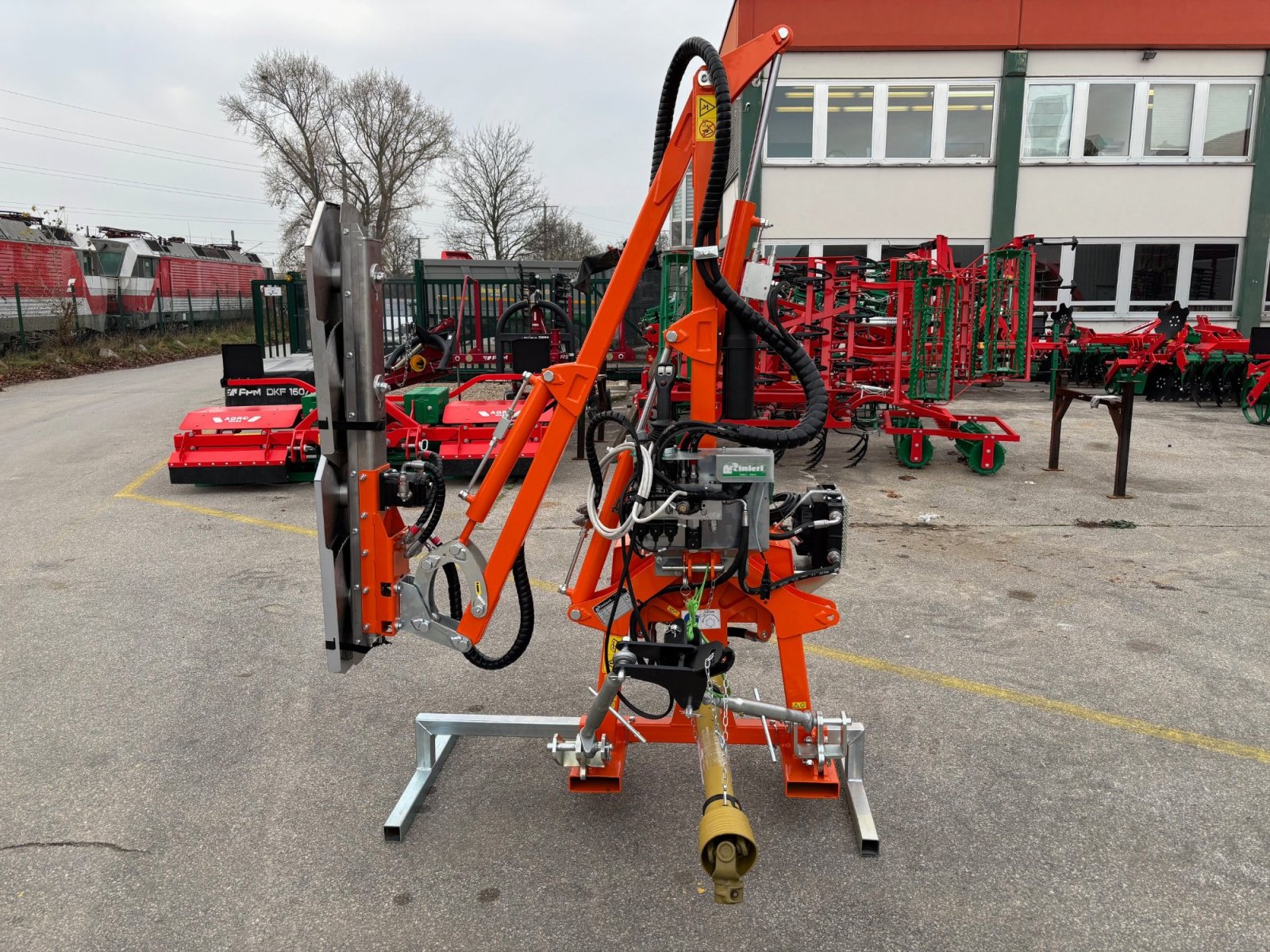 Sonstige Gartentechnik & Kommunaltechnik от тип Rinieri BRM-X 4 Heckenschneider mit Kreissägen, Neumaschine в Gerasdorf (Снимка 5)