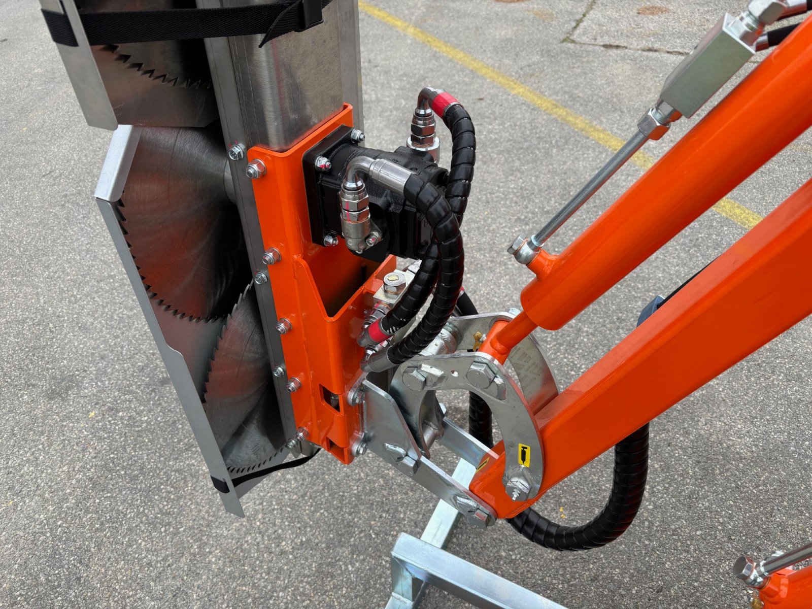 Sonstige Gartentechnik & Kommunaltechnik от тип Rinieri BRM-X 4 Heckenschneider mit Kreissägen, Neumaschine в Gerasdorf (Снимка 7)