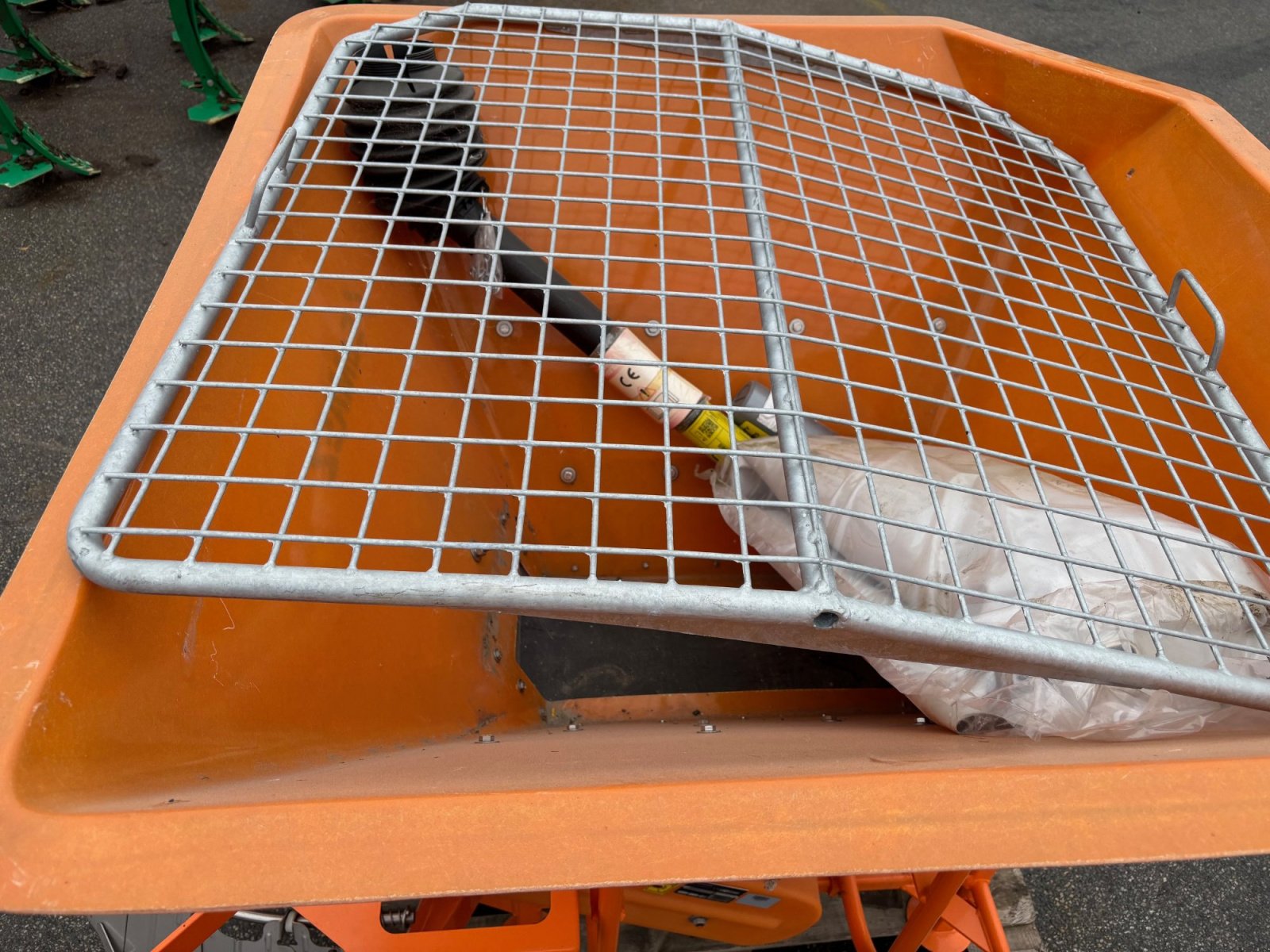 Sonstige Gartentechnik & Kommunaltechnik des Typs SaMASZ Sand 600H Sand/Kiesstreuer, Neumaschine in Gerasdorf (Bild 6)