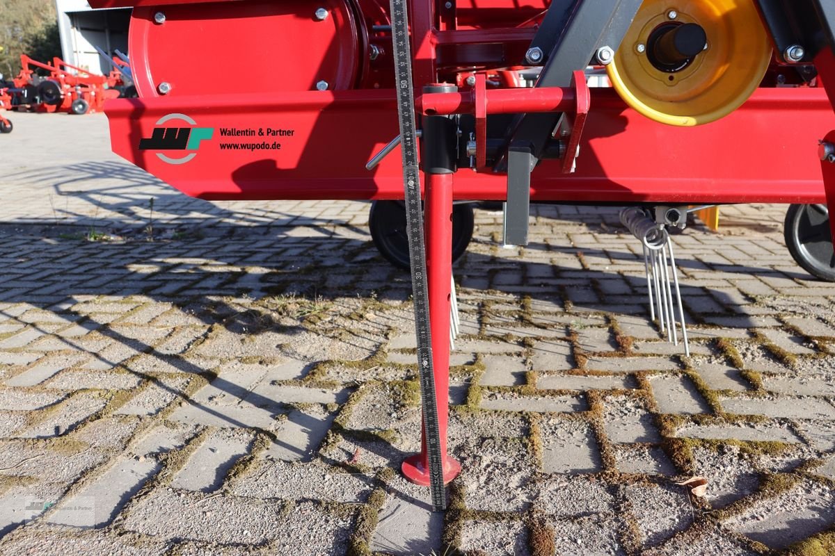 Sonstige Gartentechnik & Kommunaltechnik typu Sonstige Bandschwader Bandrechen Kombination 160-190cm, Neumaschine v Wesenberg (Obrázek 10)