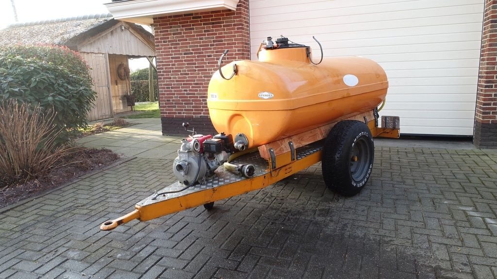 Sonstige Gartentechnik & Kommunaltechnik van het type Sonstige Empas 1000 Liter watertank met Honda pomp, Gebrauchtmaschine in IJsselmuiden (Foto 1)