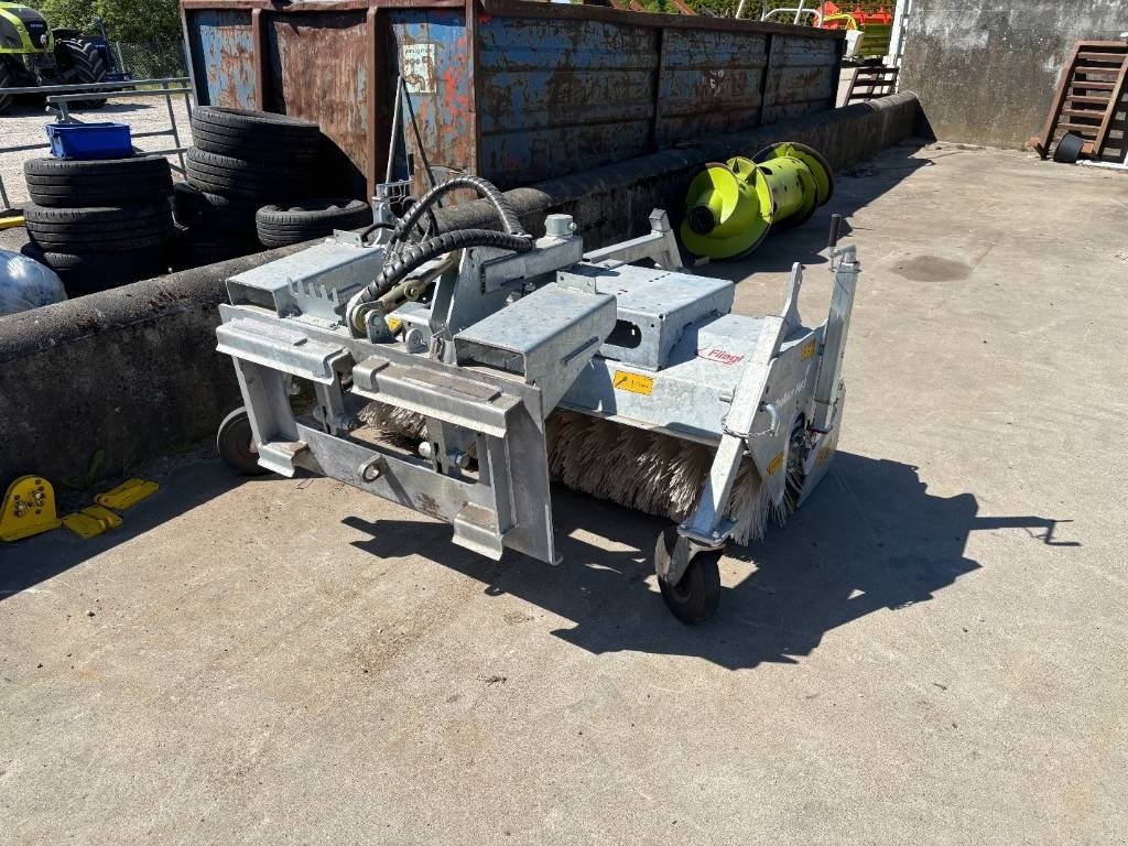 Sonstige Gartentechnik & Kommunaltechnik typu Sonstige Fliegl Fejekost, Gebrauchtmaschine v Brønderslev (Obrázek 1)