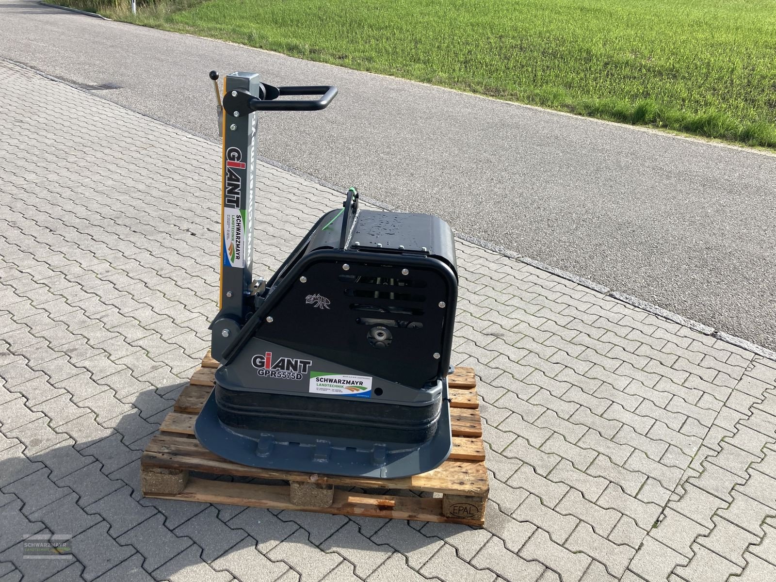 Sonstige Gartentechnik & Kommunaltechnik del tipo Sonstige Giant GPR5575D Rüttelplatte, Neumaschine In Aurolzmünster (Immagine 7)