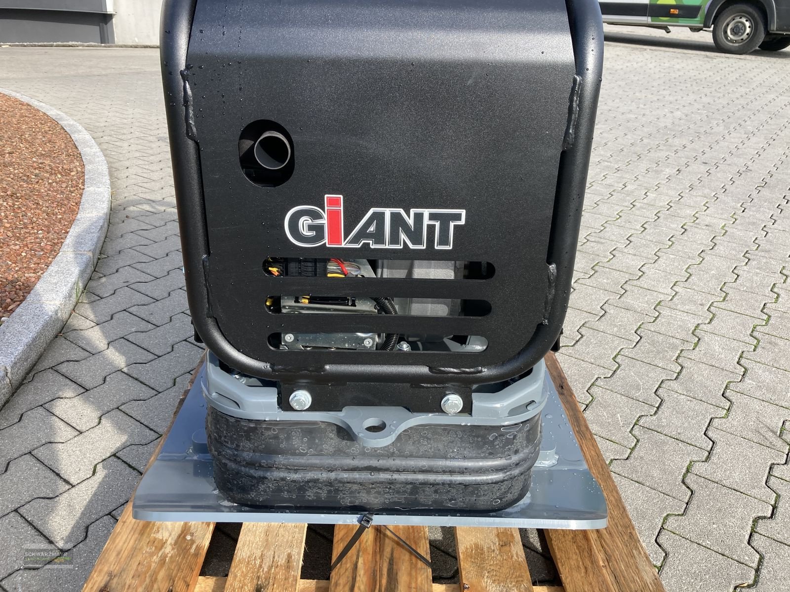 Sonstige Gartentechnik & Kommunaltechnik del tipo Sonstige Giant GPR5575D Rüttelplatte, Neumaschine In Aurolzmünster (Immagine 16)