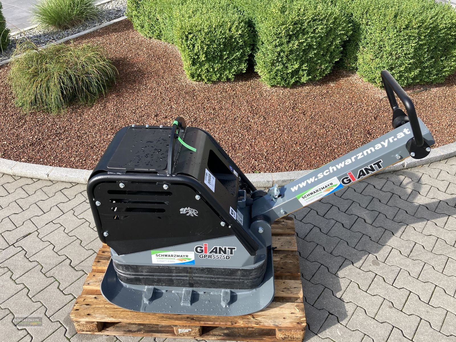 Sonstige Gartentechnik & Kommunaltechnik del tipo Sonstige Giant GPR5575D Rüttelplatte, Neumaschine In Aurolzmünster (Immagine 15)