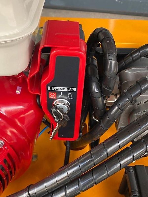 Sonstige Gartentechnik & Kommunaltechnik des Typs Sonstige Grabenfräse Kabelfräse Schachtfräse Kanalfräse Drainagefräse, Gebrauchtmaschine in Schmallenberg (Bild 7)