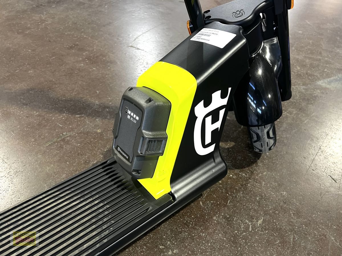 Sonstige Gartentechnik & Kommunaltechnik typu Sonstige Husqvarna SKUTTA Elektrorscooter im Set, Neumaschine v Kötschach (Obrázek 9)