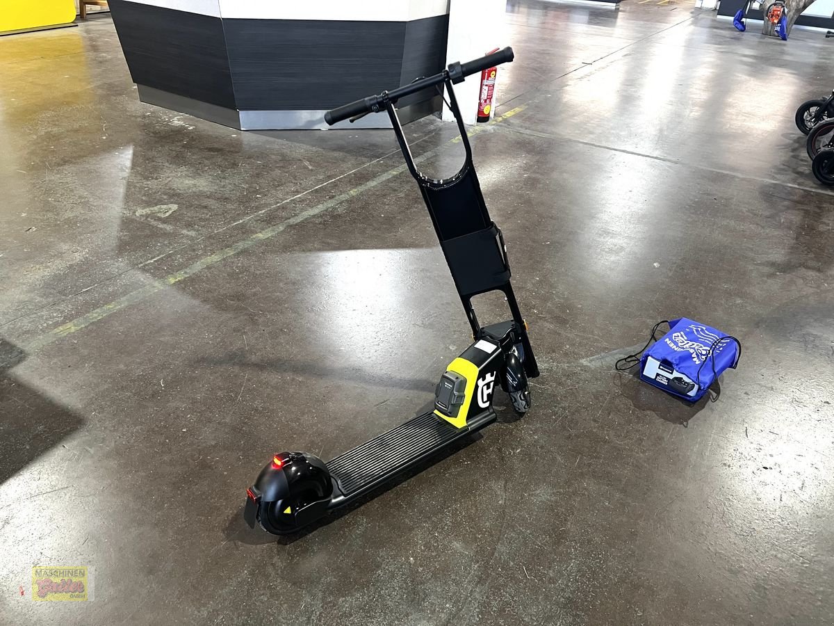 Sonstige Gartentechnik & Kommunaltechnik typu Sonstige Husqvarna SKUTTA Elektrorscooter im Set, Neumaschine v Kötschach (Obrázek 7)