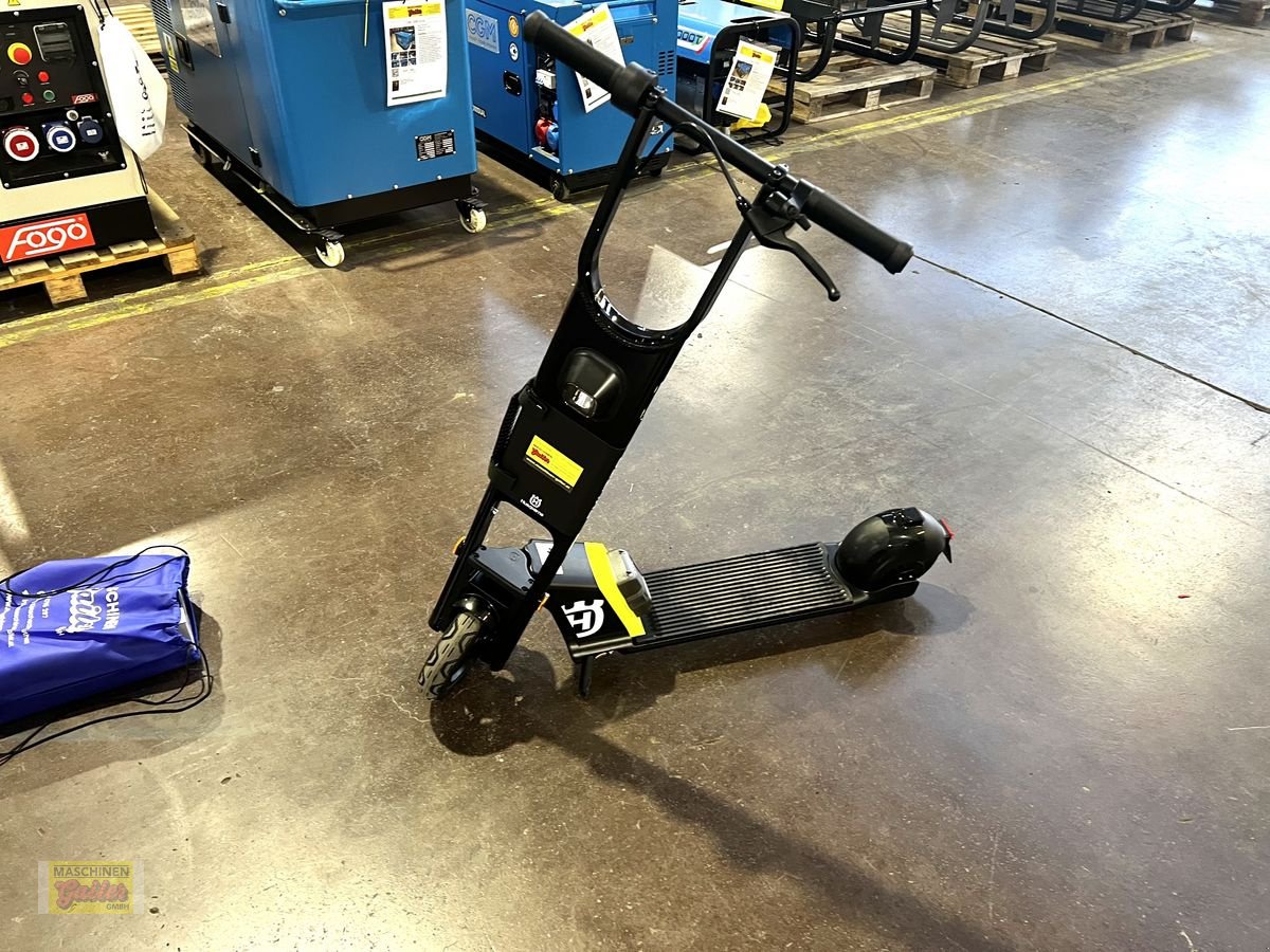Sonstige Gartentechnik & Kommunaltechnik typu Sonstige Husqvarna SKUTTA Elektrorscooter im Set, Neumaschine v Kötschach (Obrázek 3)