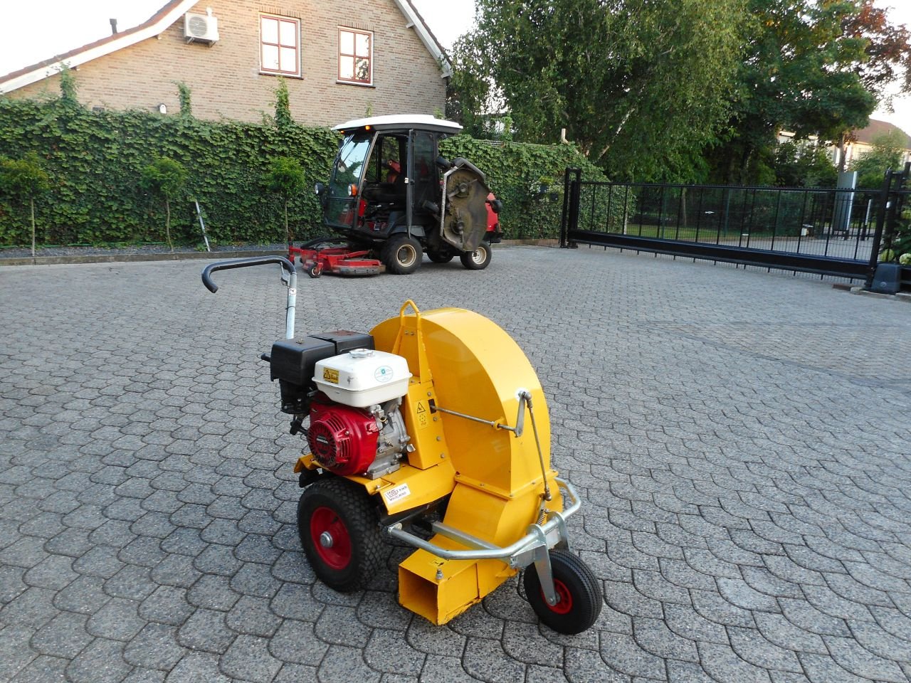 Sonstige Gartentechnik & Kommunaltechnik des Typs Sonstige KWH 780 E, Gebrauchtmaschine in Hedel (Bild 1)