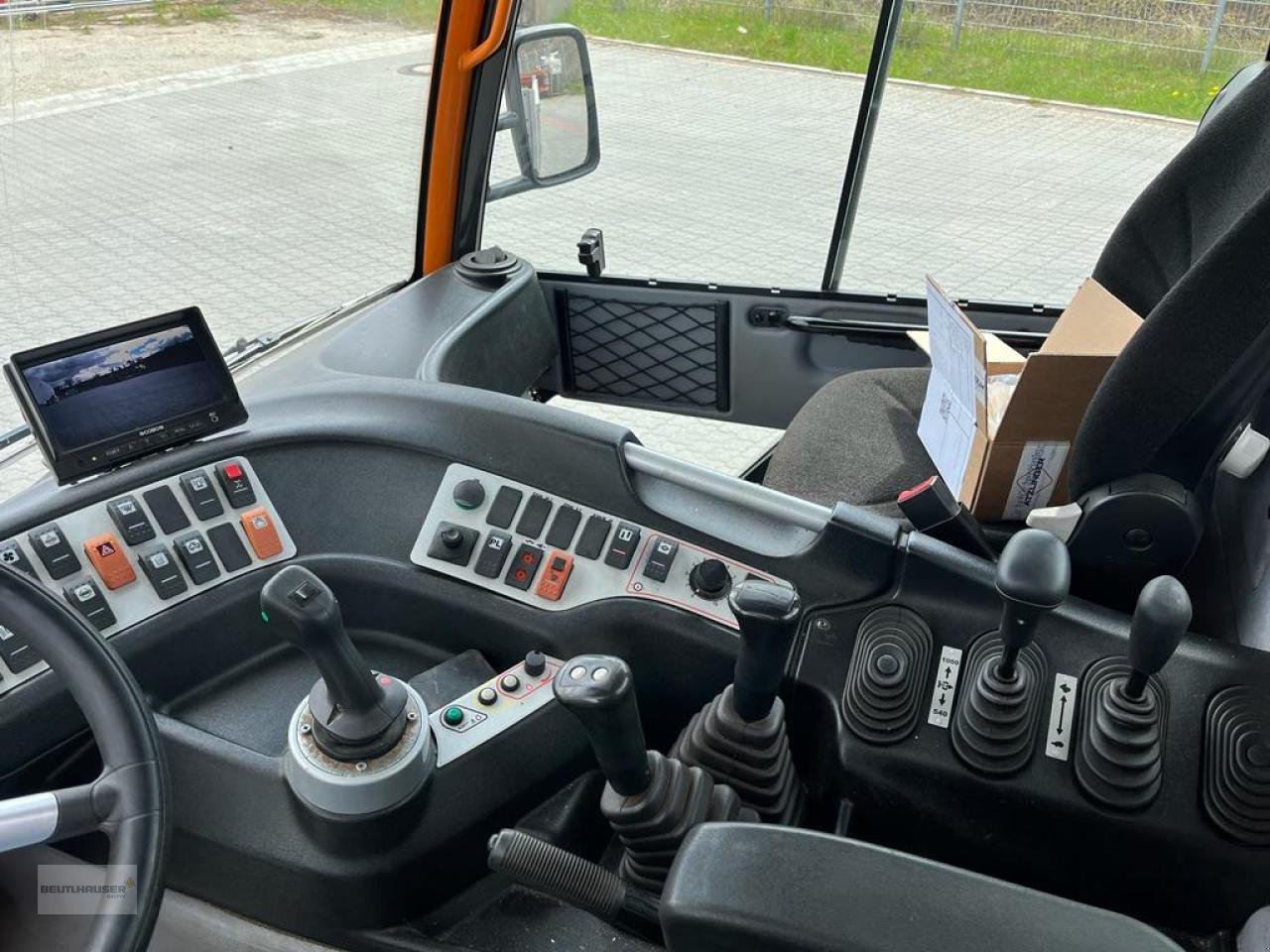 Sonstige Gartentechnik & Kommunaltechnik tipa Sonstige Lindner Unitrac 102 EP Vielzweckmaschine, Gebrauchtmaschine u Hagelstadt (Slika 12)