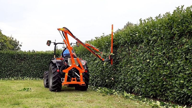 Sonstige Gartentechnik & Kommunaltechnik van het type Sonstige Rinieri Heckenschere mit Arm Schere hydraulischer Heckenschneider, Gebrauchtmaschine in Schmallenberg (Foto 1)
