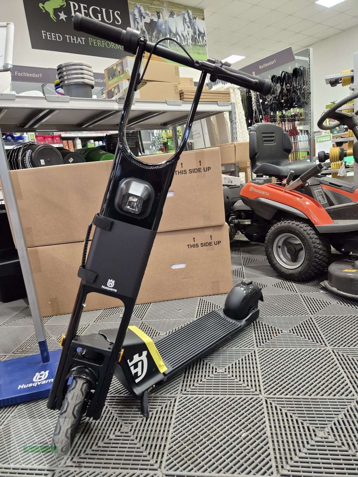 Sonstige Gartentechnik & Kommunaltechnik des Typs Sonstige Skutta / E-Scooter Husqvarna, Neumaschine in Engerwitzdorf (Bild 1)