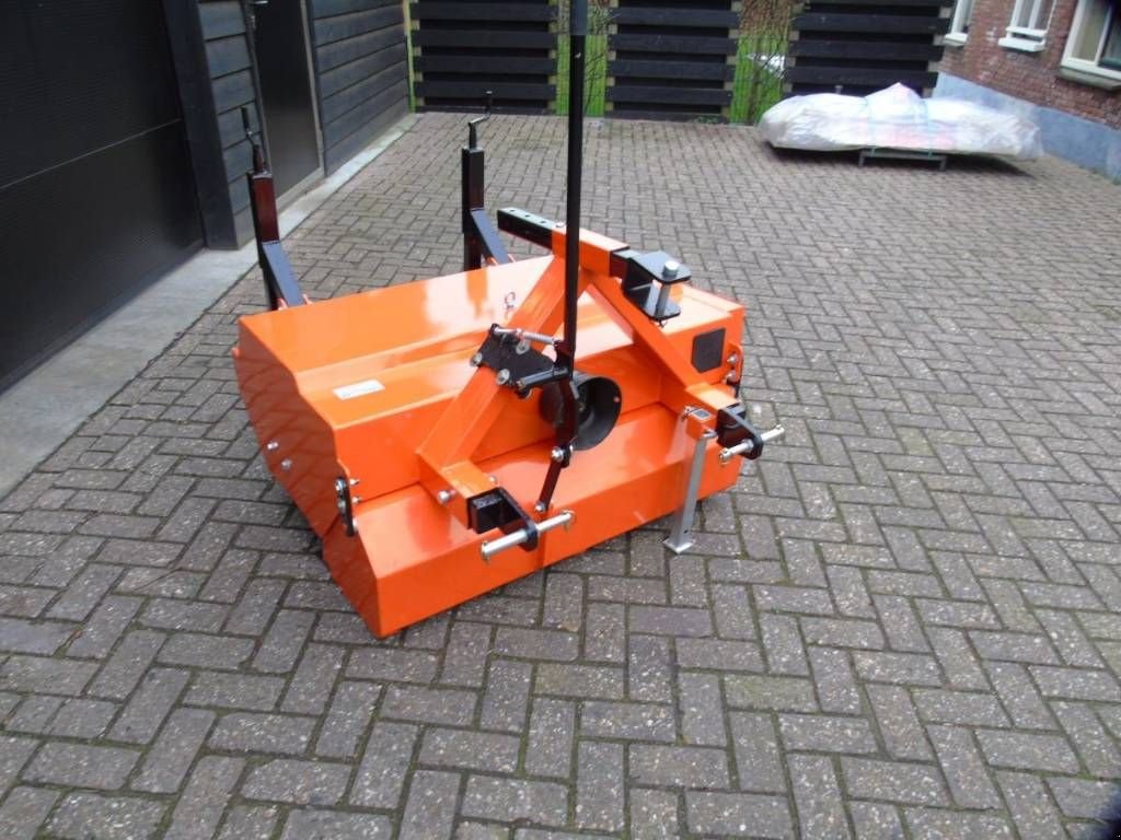 Sonstige Gartentechnik & Kommunaltechnik des Typs Sonstige Veegmachine PTO 115cm aftakas aangedreven minitrekker, Gebrauchtmaschine in Ederveen (Bild 6)