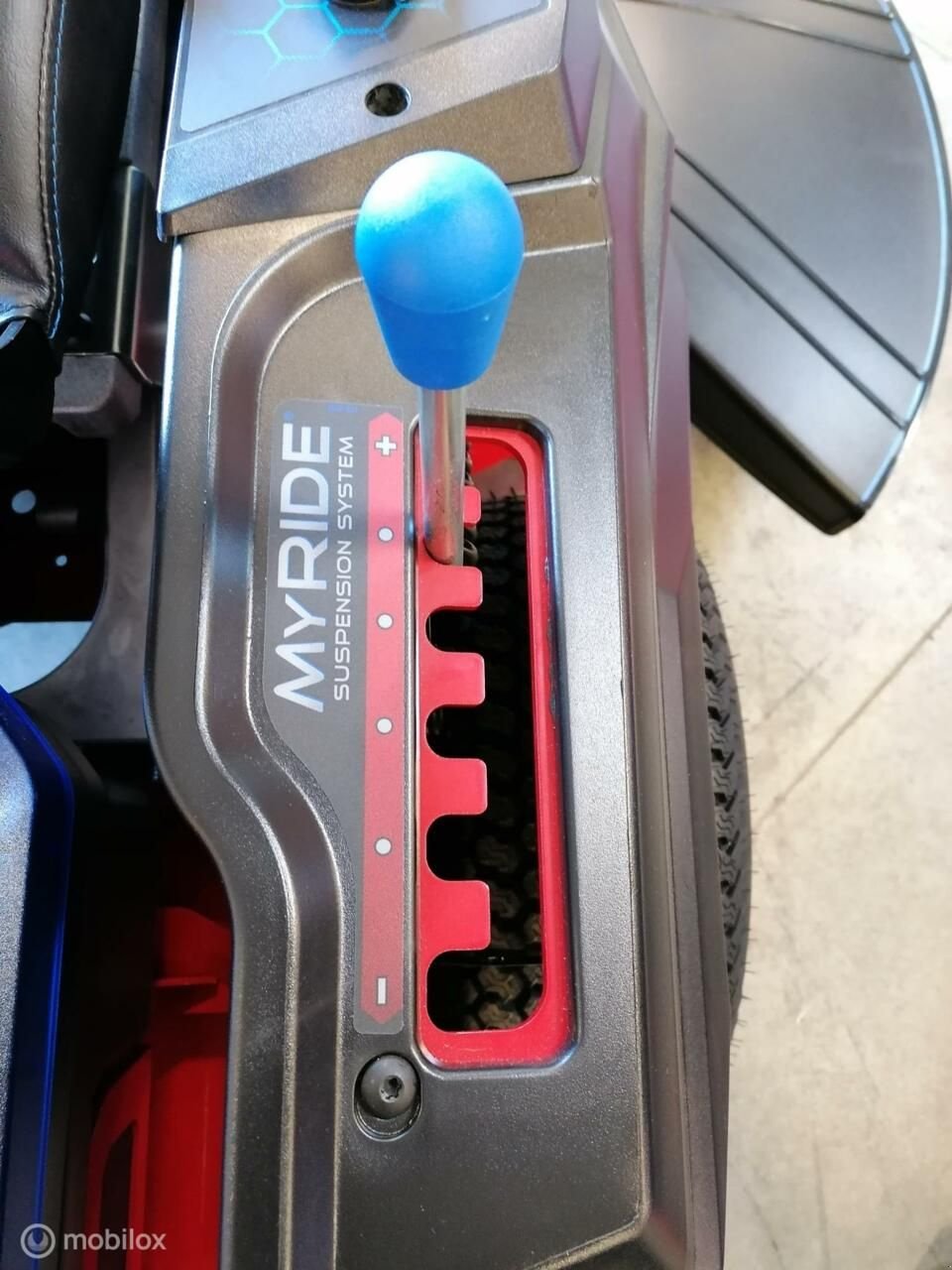 Sonstige Gartentechnik & Kommunaltechnik typu Toro E-MR 4275 accu zitmaaier incl. 4x 10ah showroom model!, Neumaschine w Aalten (Zdjęcie 9)