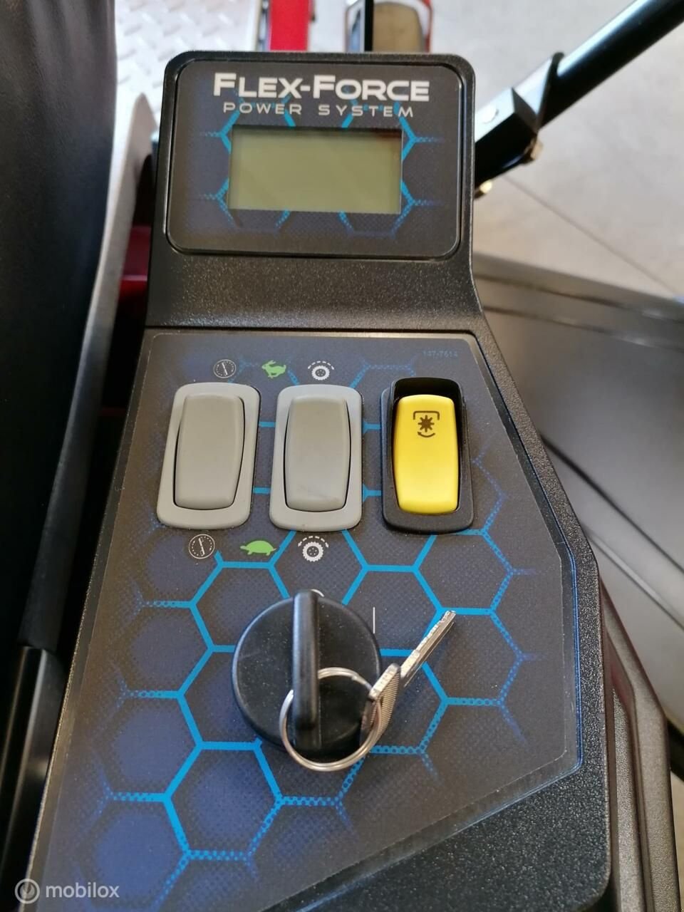 Sonstige Gartentechnik & Kommunaltechnik typu Toro E-MR 4275 accu zitmaaier incl. 4x 10ah showroom model!, Neumaschine w Aalten (Zdjęcie 8)