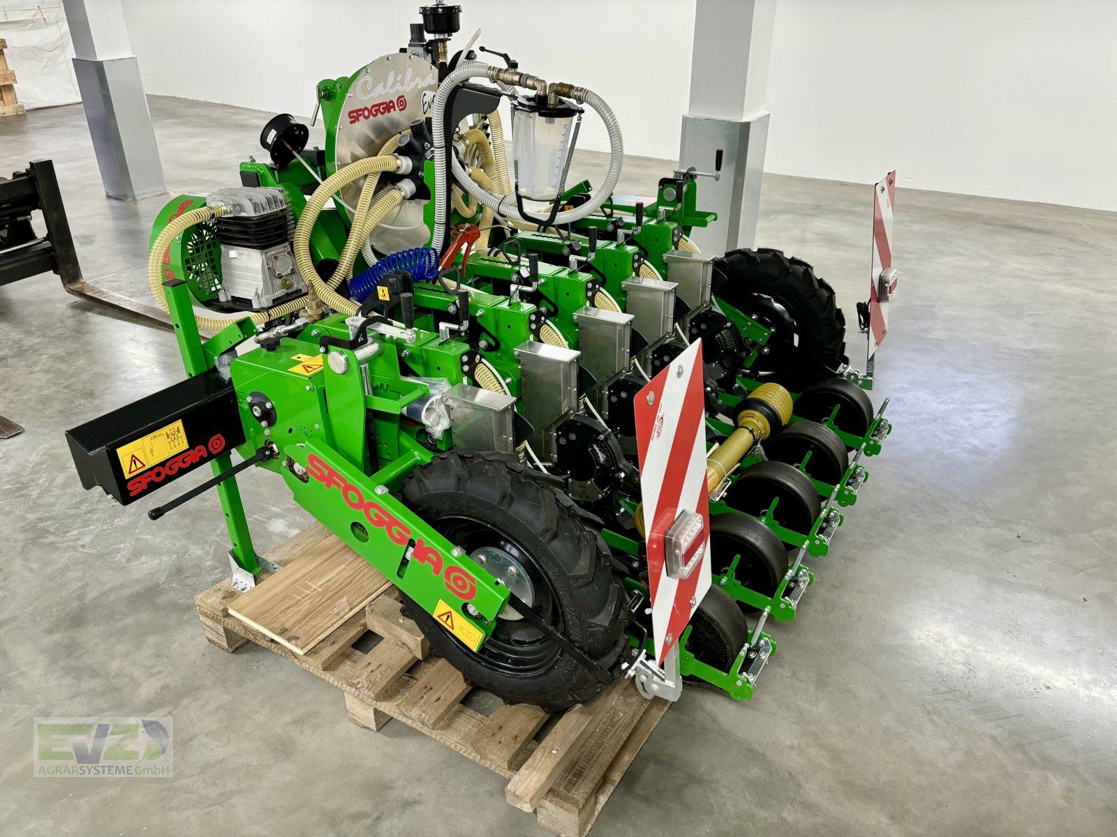 Sonstige Gemüsetechnik Türe ait Sfoggia Calibra Gemüsesämaschine, Neumaschine içinde Ebersberg (resim 2)