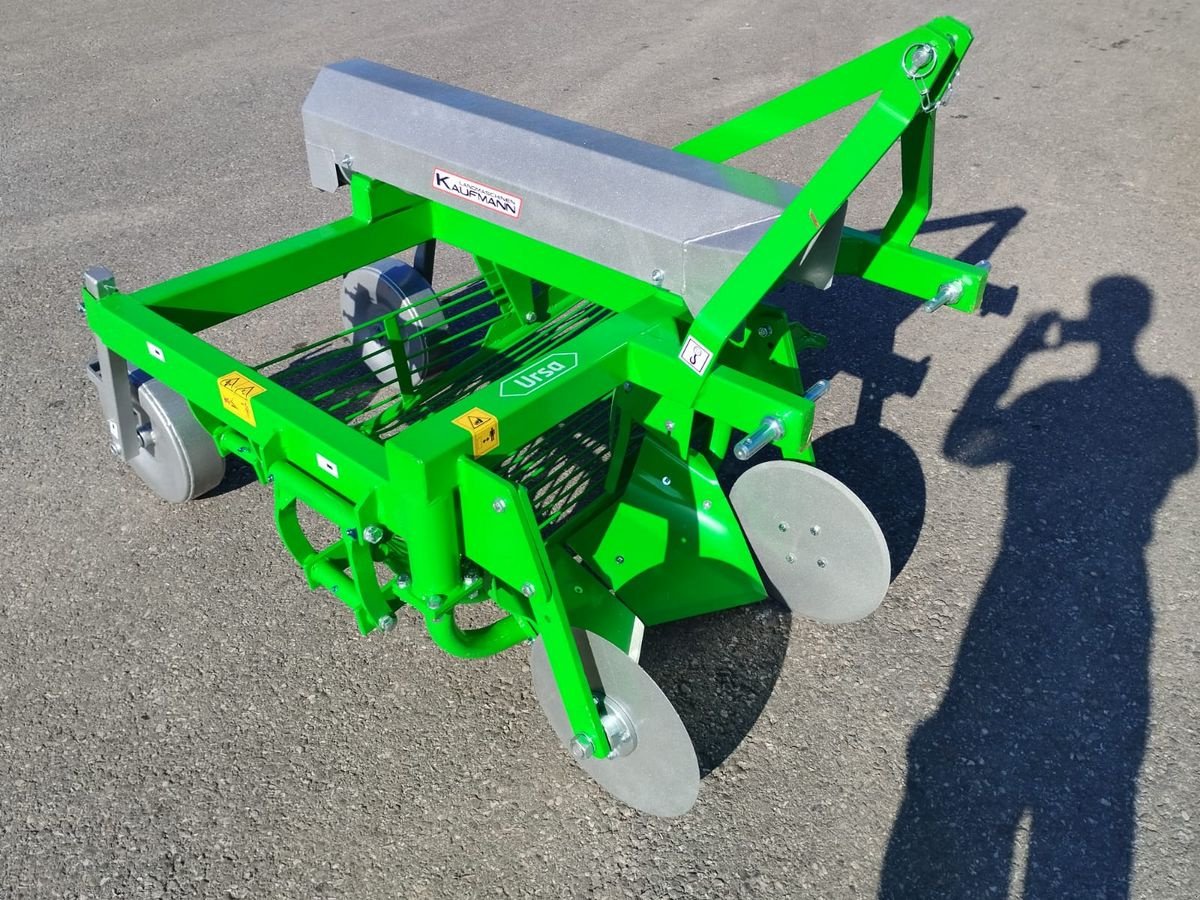 Sonstige Gemüsetechnik des Typs Sonstige Bomet  M055 Kartoffelroder mit Seitenauswurf, Neumaschine in NATTERNBACH (Bild 9)