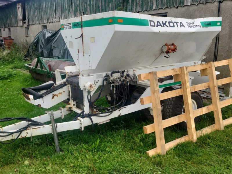 Sonstige Golftechnik des Typs Dakota 440 Sand Streuer, Gebrauchtmaschine in Crivitz (Bild 1)