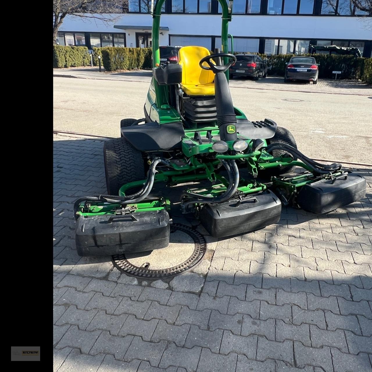 Sonstige Golftechnik typu John Deere 8700 A, Gebrauchtmaschine v Kirchheim b. München (Obrázek 1)