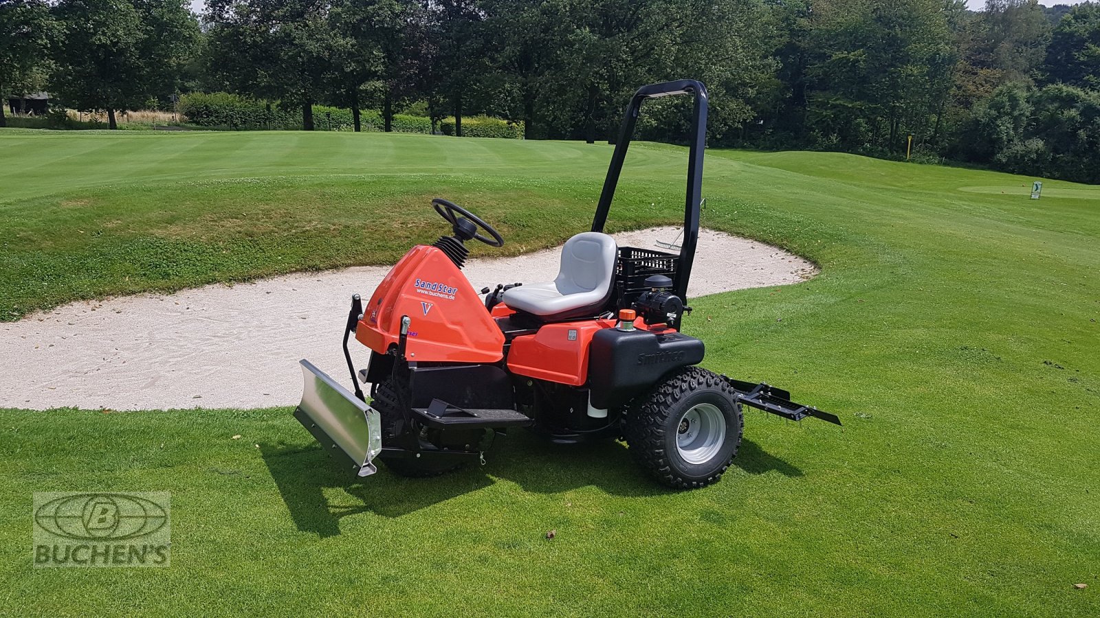 Sonstige Golftechnik des Typs Smithco Sand Star 3-WD Diesel Neu, Neumaschine in Olpe (Bild 3)