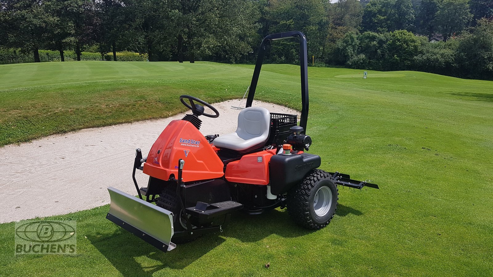 Sonstige Golftechnik des Typs Smithco Sand Star 3-WD Diesel Neu, Neumaschine in Olpe (Bild 10)