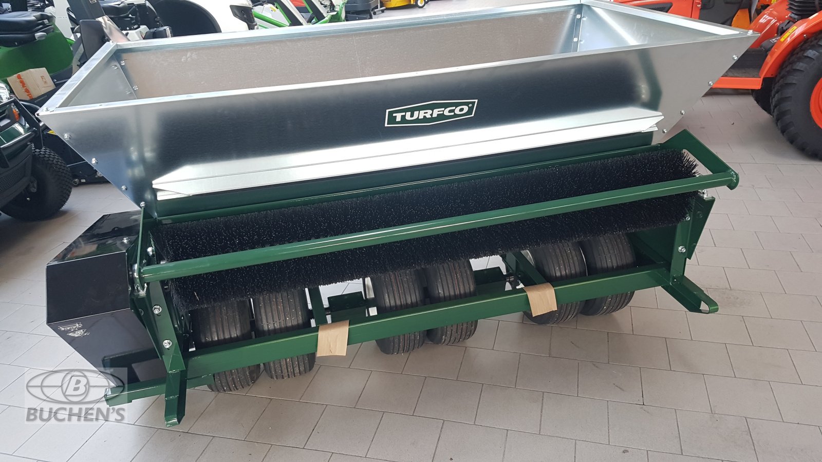 Sonstige Golftechnik des Typs Turfco Topdresser Turfco R Matic, Neumaschine in Olpe (Bild 5)