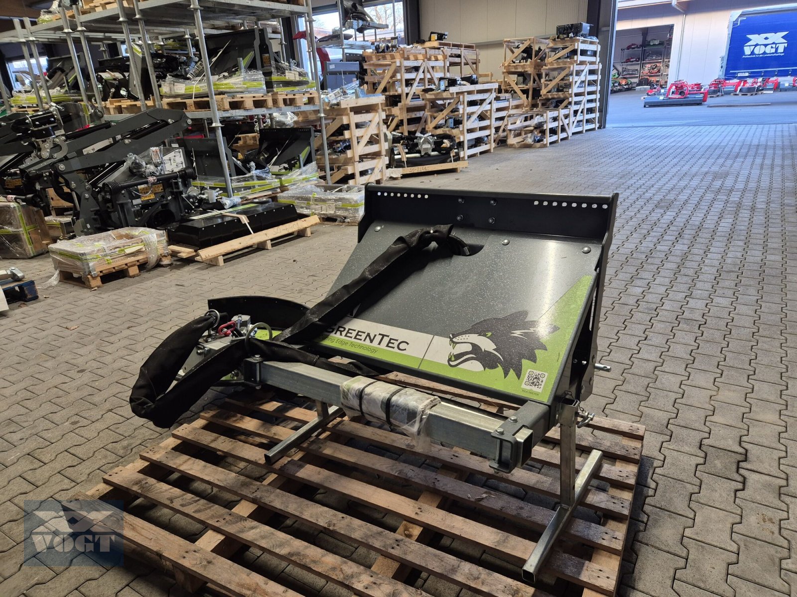 Sonstige Grünlandtechnik & Futtererntetechnik tipa Greentec FOX Multiträger inkl. RI 82 Zaunmäher /Randstreifenmäher Vorführgerät, Gebrauchtmaschine u Schmallenberg (Slika 3)