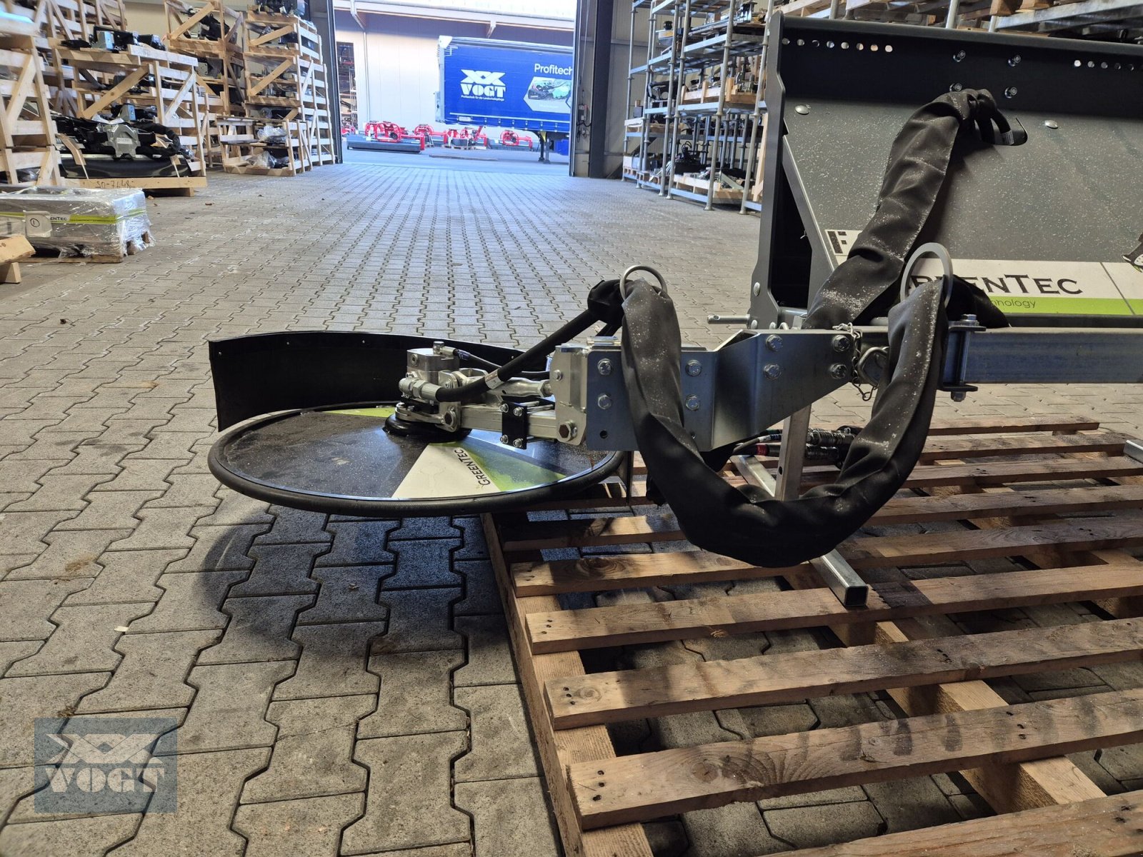 Sonstige Grünlandtechnik & Futtererntetechnik tipa Greentec FOX Multiträger inkl. RI 82 Zaunmäher /Randstreifenmäher Vorführgerät, Gebrauchtmaschine u Schmallenberg (Slika 5)