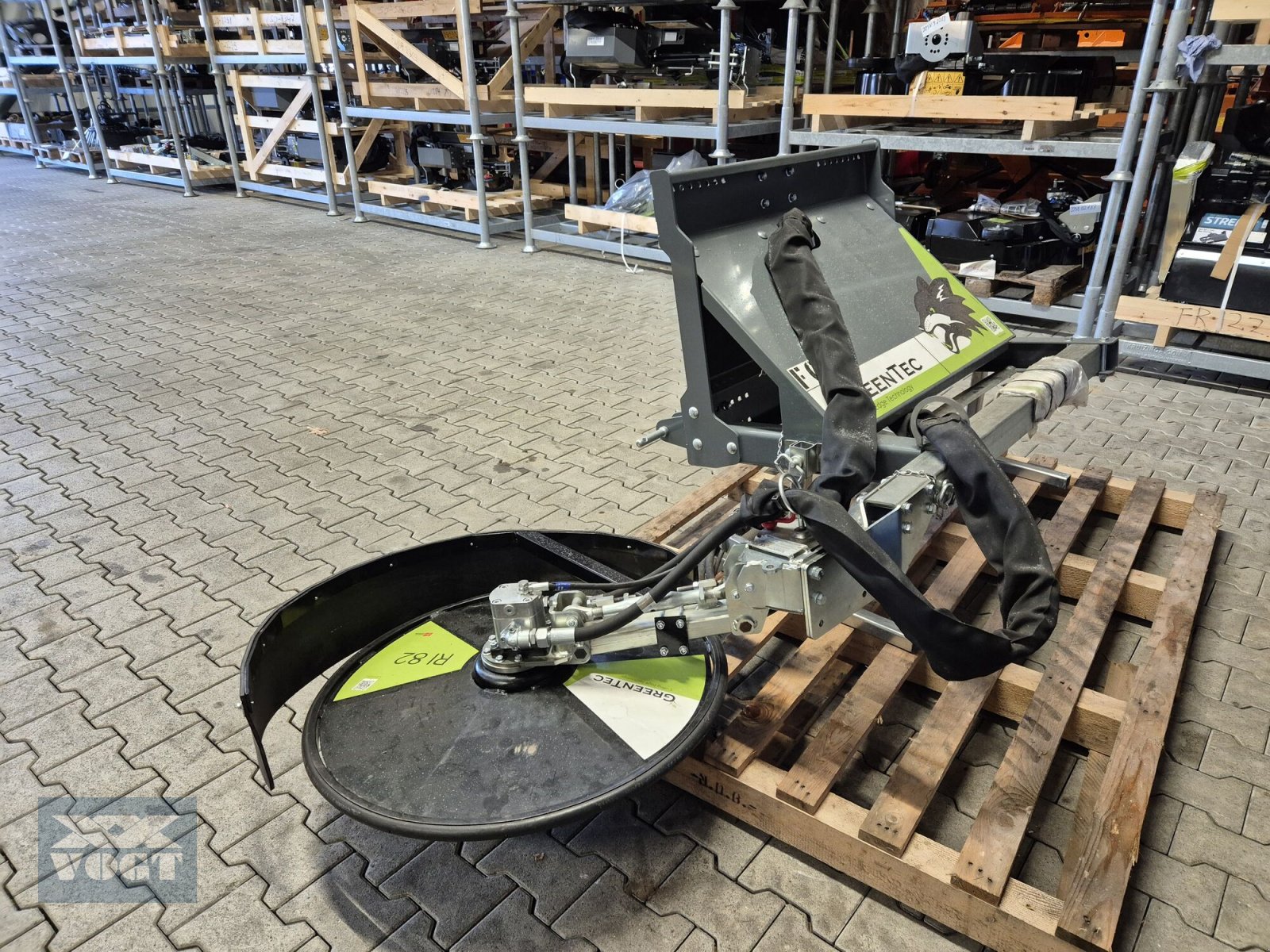 Sonstige Grünlandtechnik & Futtererntetechnik tipa Greentec FOX Multiträger inkl. RI 82 Zaunmäher /Randstreifenmäher Vorführgerät, Gebrauchtmaschine u Schmallenberg (Slika 7)