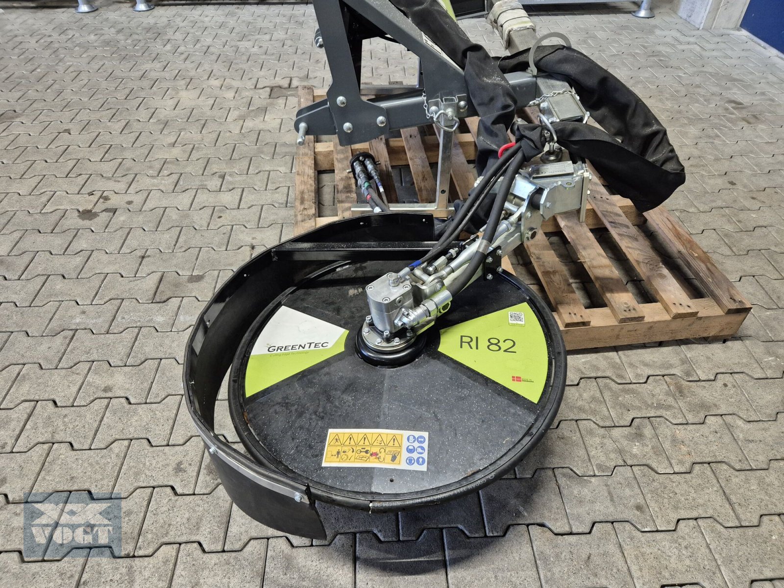 Sonstige Grünlandtechnik & Futtererntetechnik tipa Greentec FOX Multiträger inkl. RI 82 Zaunmäher /Randstreifenmäher Vorführgerät, Gebrauchtmaschine u Schmallenberg (Slika 8)