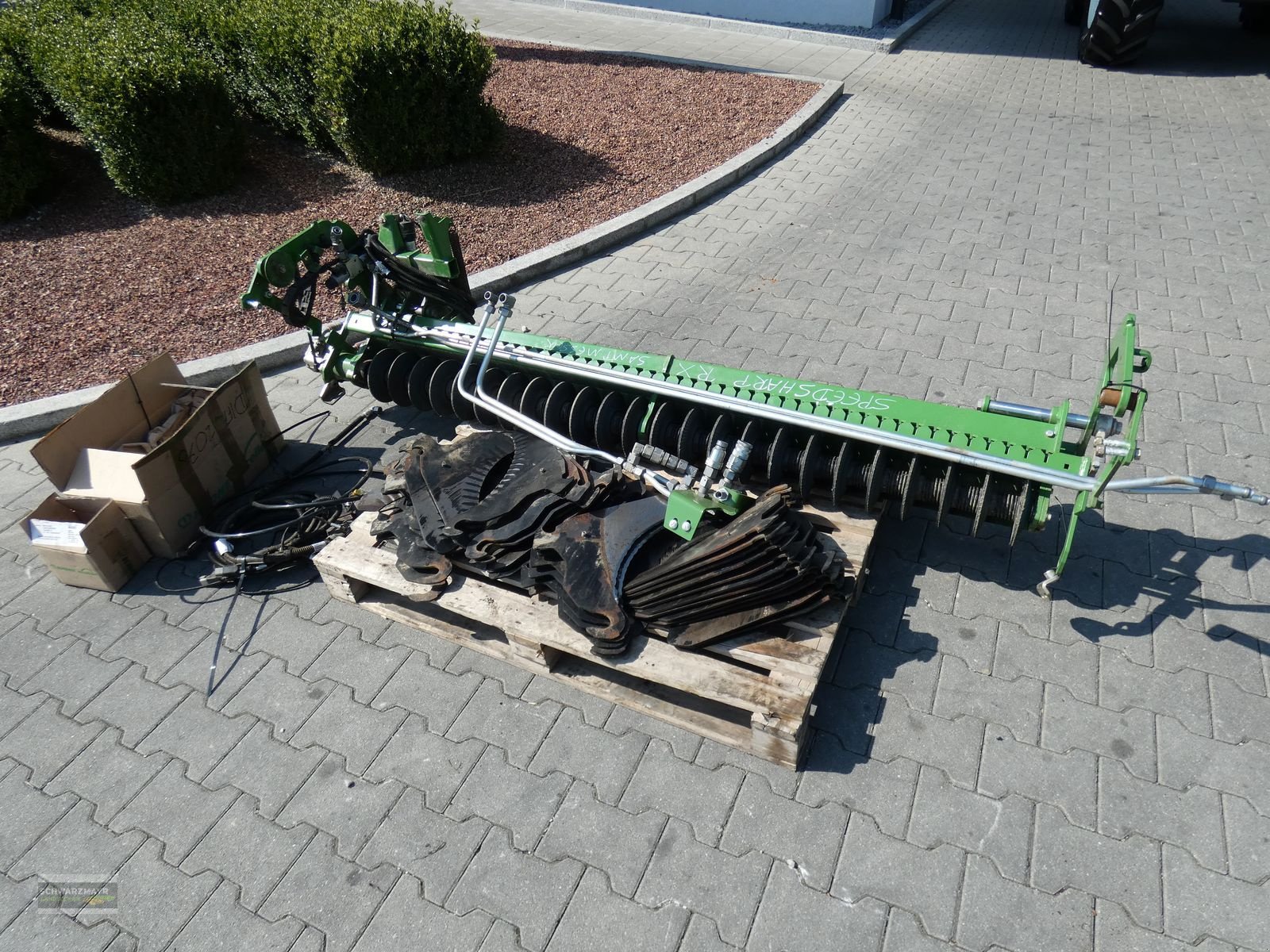 Sonstige Grünlandtechnik & Futtererntetechnik des Typs Krone Messerschleifeinrichtung, Vorführmaschine in Aurolzmünster (Bild 4)