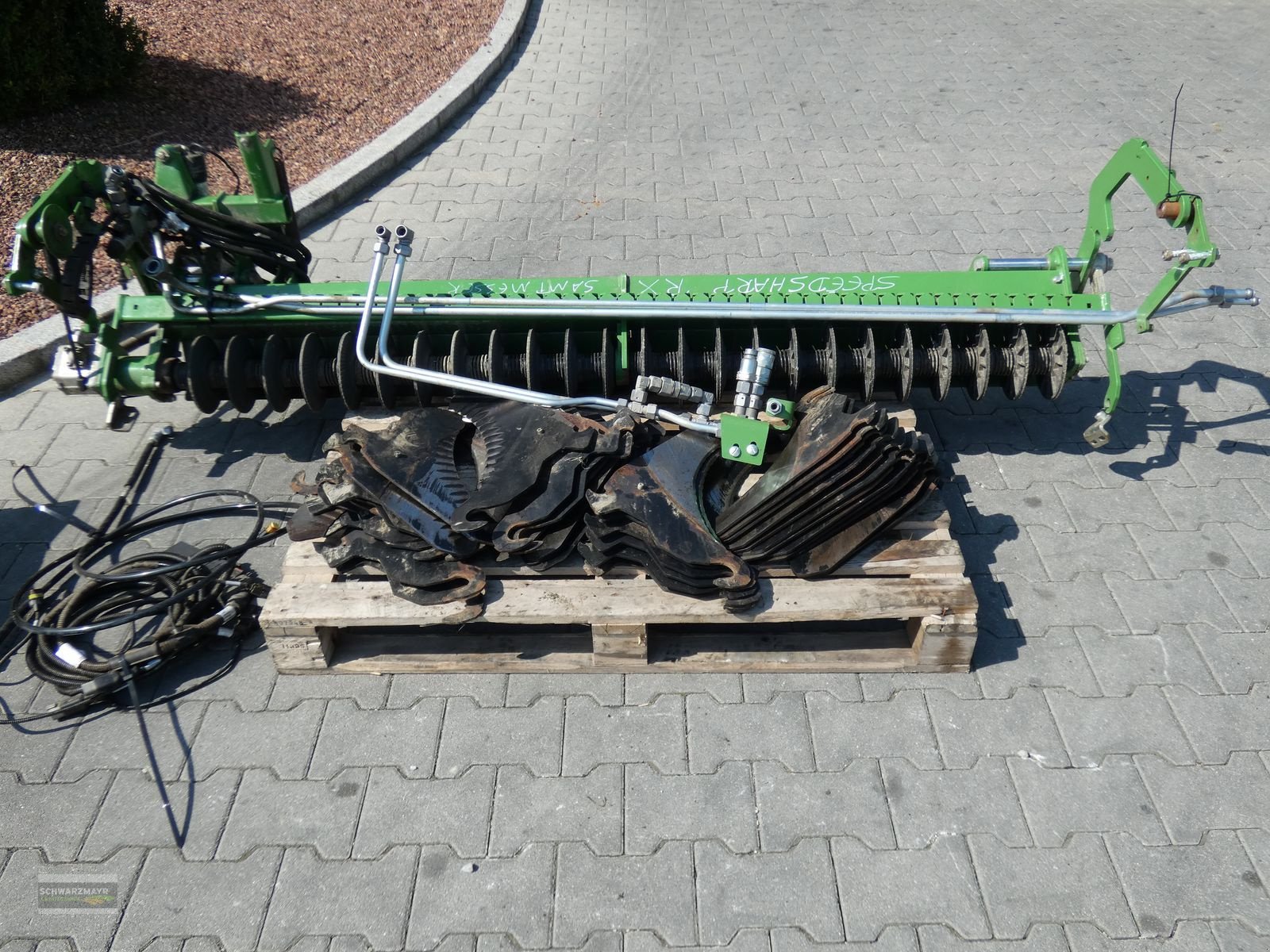 Sonstige Grünlandtechnik & Futtererntetechnik des Typs Krone Messerschleifeinrichtung, Vorführmaschine in Aurolzmünster (Bild 24)