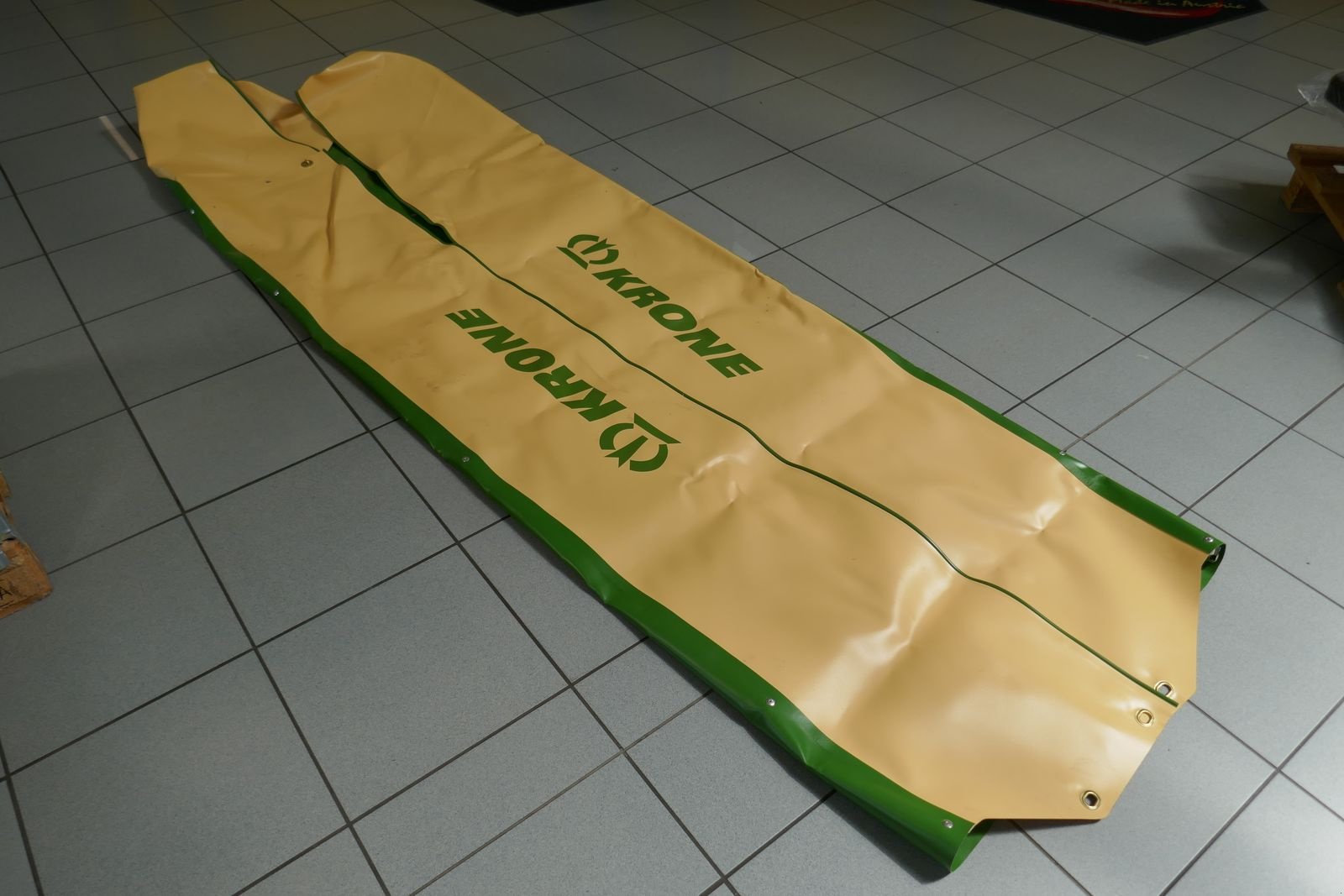 Sonstige Grünlandtechnik & Futtererntetechnik typu Krone Schutztuch AMR 320, Gebrauchtmaschine v Villach (Obrázek 2)