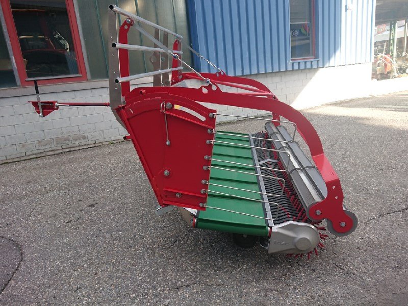 Sonstige Grünlandtechnik & Futtererntetechnik des Typs Rapid Multi-Twister 220 Heuschieber, Gebrauchtmaschine in Chur (Bild 2)