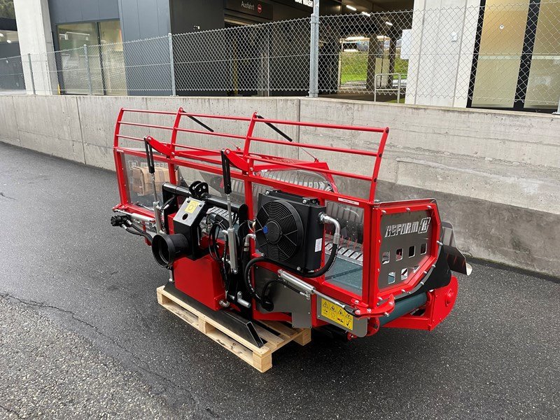 Sonstige Grünlandtechnik & Futtererntetechnik des Typs Reform 226.525 Pickup-Schwader, Ausstellungsmaschine in Chur (Bild 6)