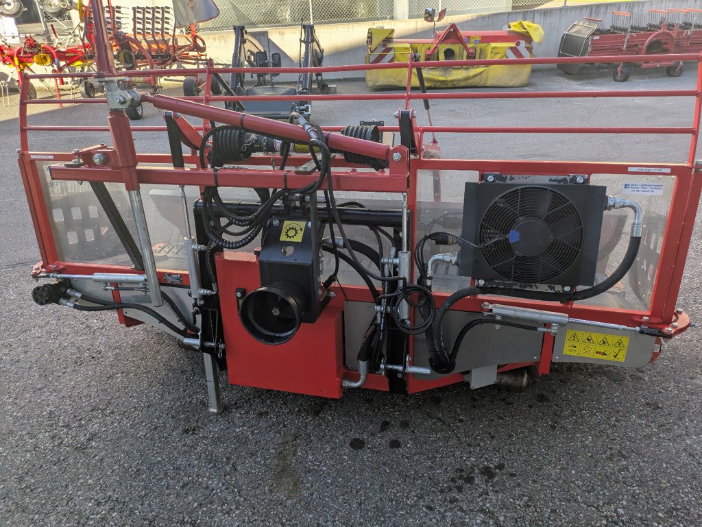 Sonstige Grünlandtechnik & Futtererntetechnik des Typs Reform 226.525 Pickup-Schwader, Ausstellungsmaschine in Chur (Bild 6)