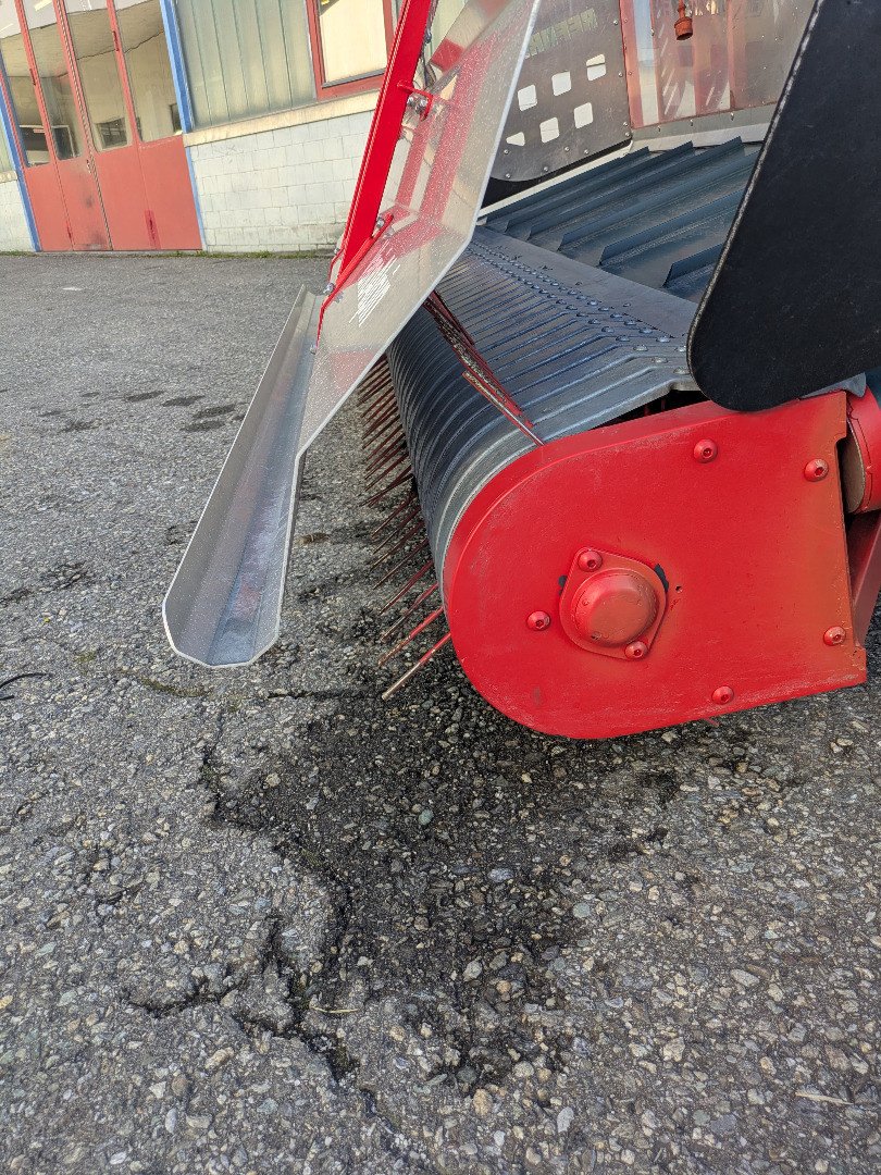 Sonstige Grünlandtechnik & Futtererntetechnik des Typs Reform 226.525 Pickup-Schwader, Ausstellungsmaschine in Chur (Bild 8)