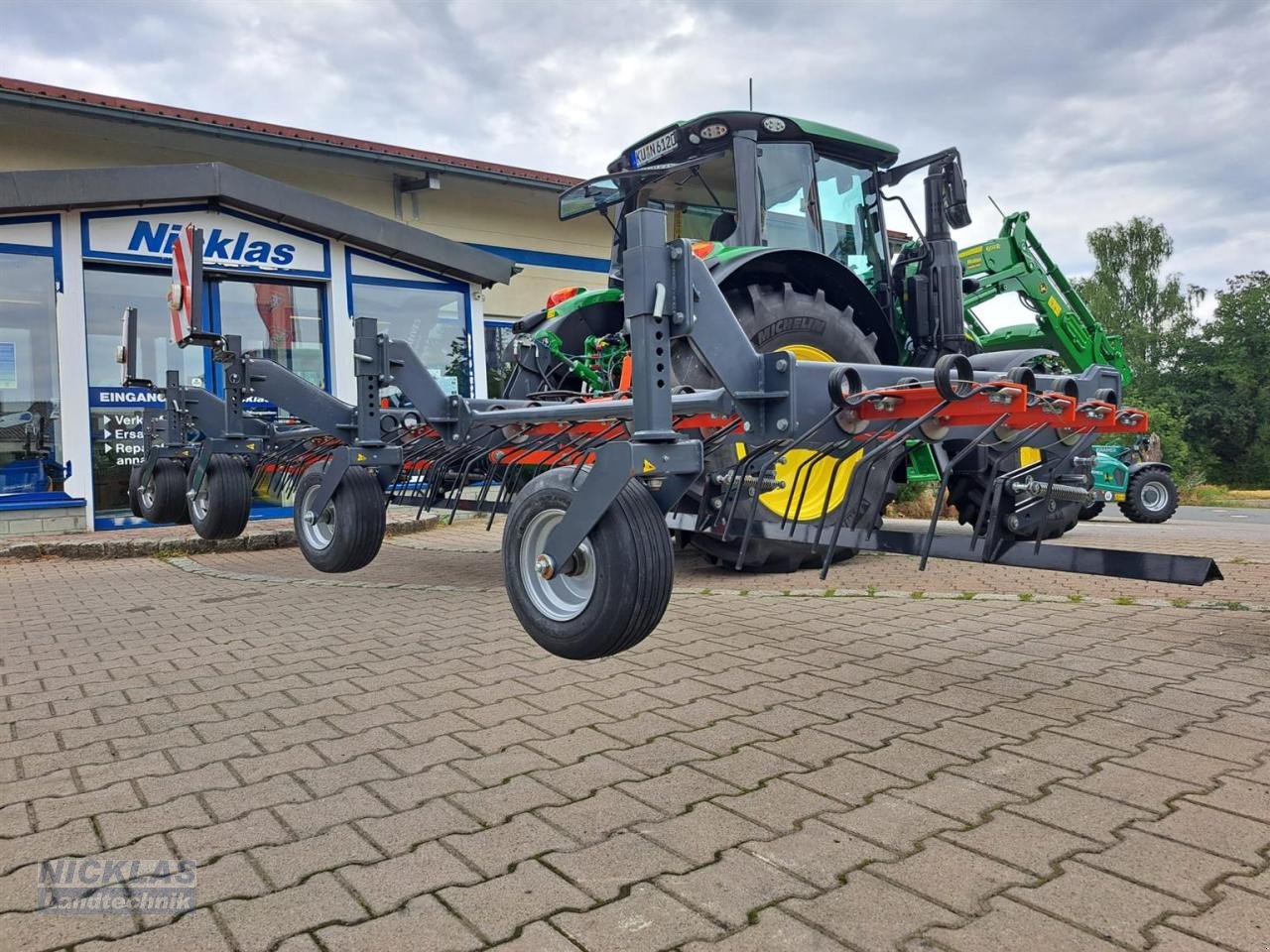 Sonstige Grünlandtechnik & Futtererntetechnik des Typs Saphir ES 800 Grünlandstriegel, Neumaschine in Schirradorf (Bild 1)