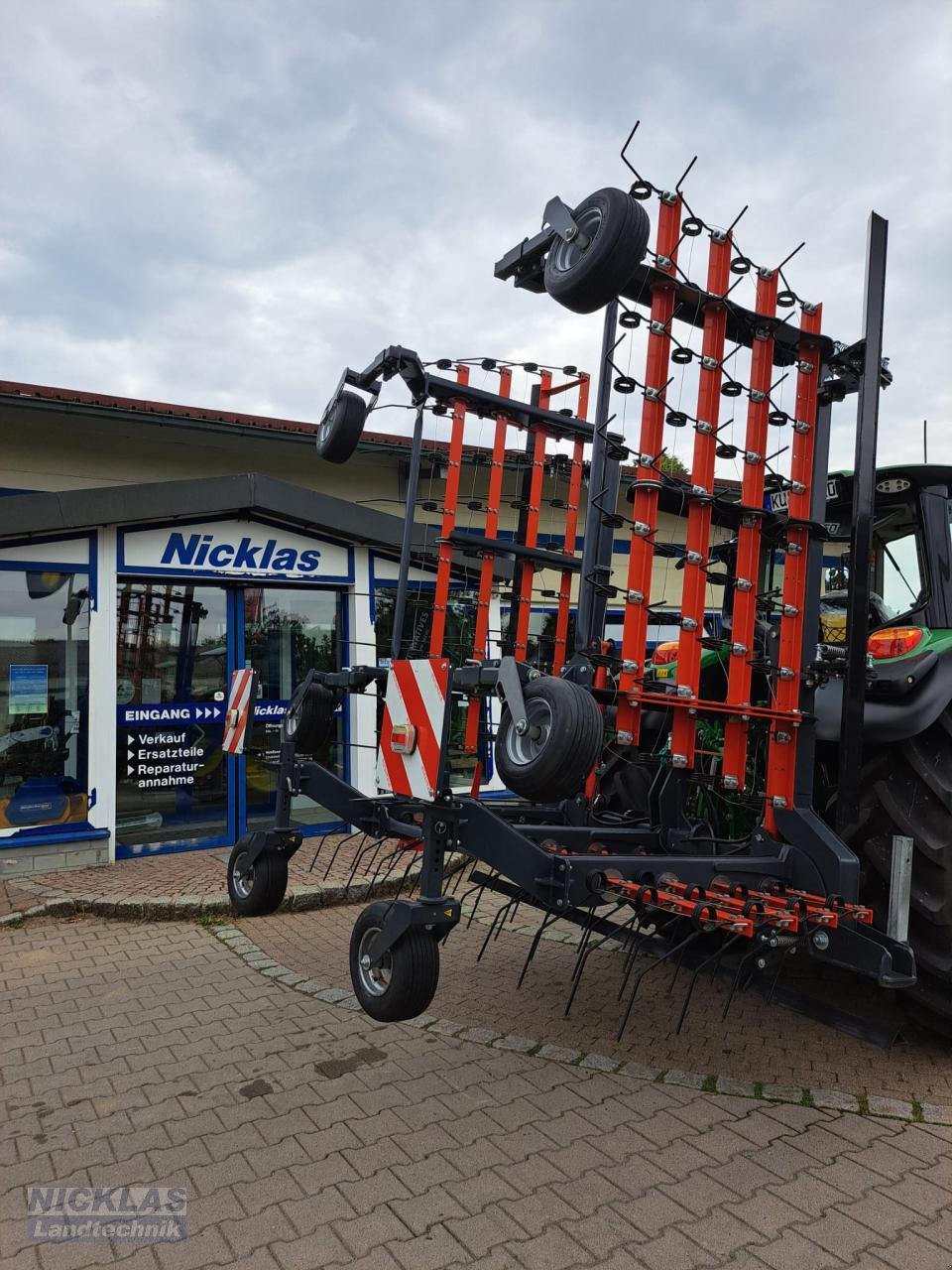 Sonstige Grünlandtechnik & Futtererntetechnik des Typs Saphir ES 800 Grünlandstriegel, Neumaschine in Schirradorf (Bild 3)