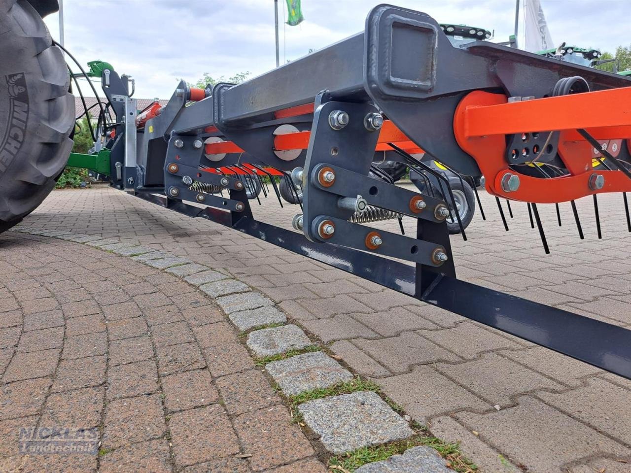 Sonstige Grünlandtechnik & Futtererntetechnik des Typs Saphir ES 800 Grünlandstriegel, Neumaschine in Schirradorf (Bild 8)