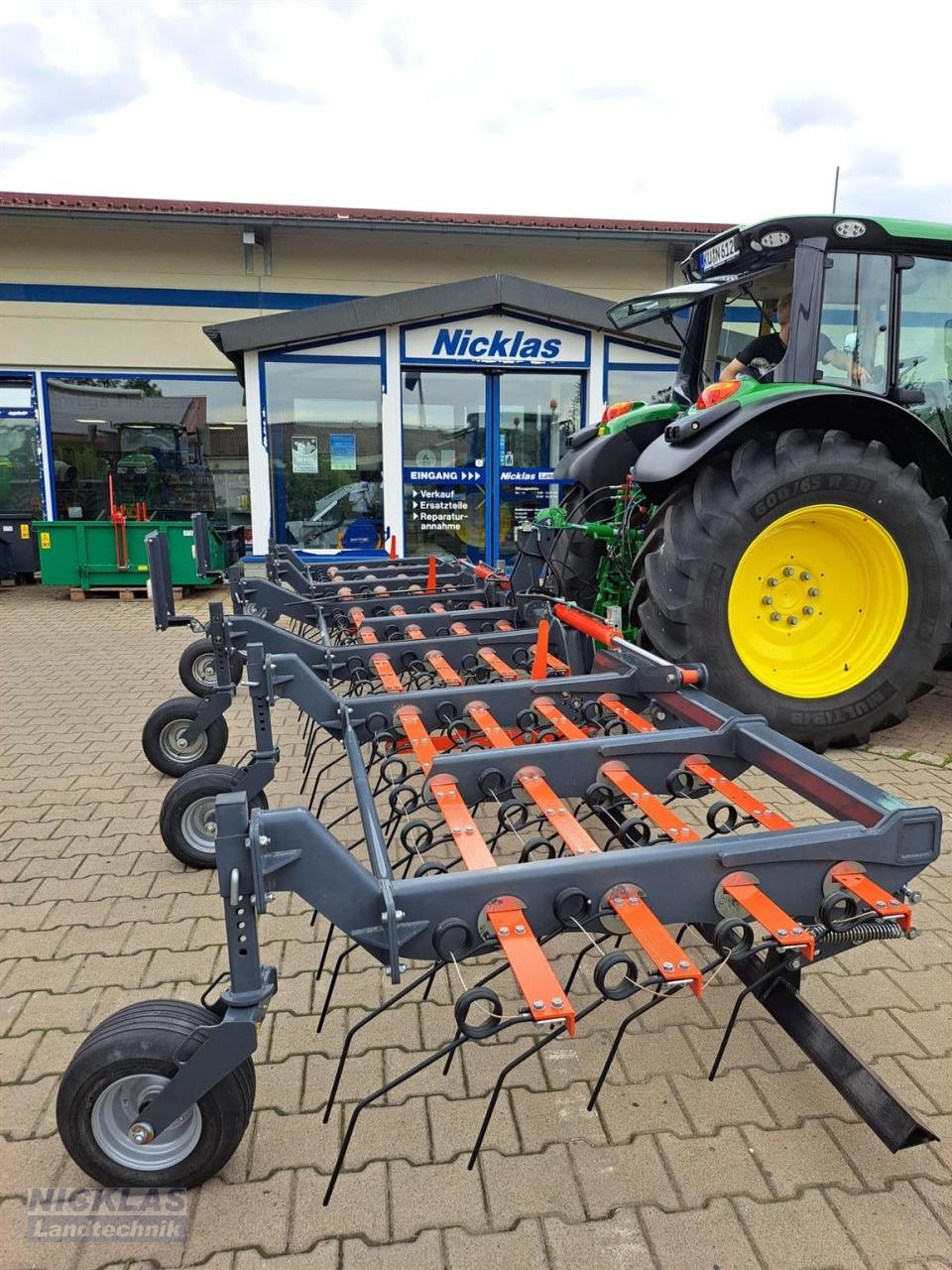 Sonstige Grünlandtechnik & Futtererntetechnik des Typs Saphir ES 800 Grünlandstriegel, Neumaschine in Schirradorf (Bild 11)