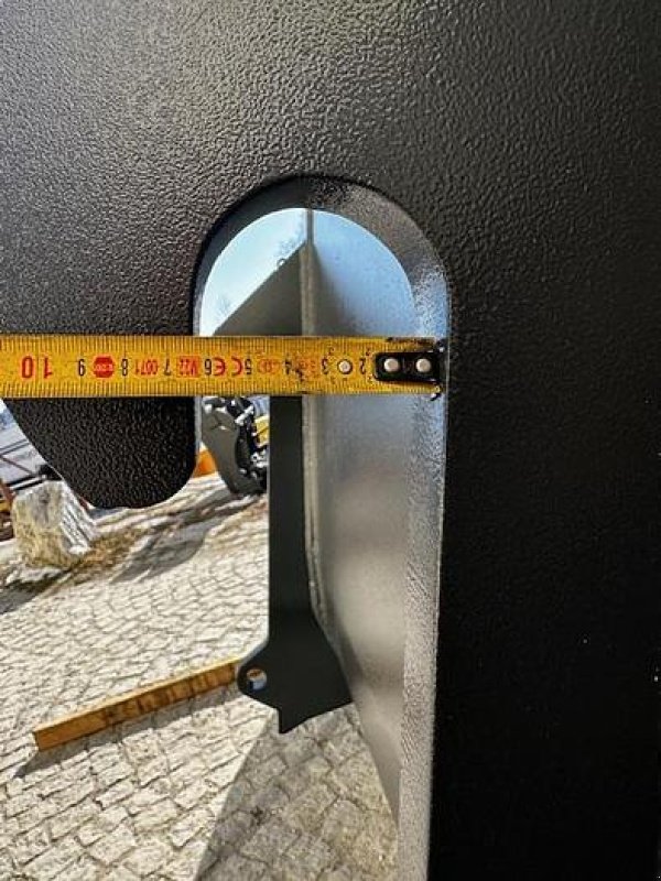 Sonstige Hoftechnik typu Big Dutchman Volumenschaufel 250 cm mit JCB Q-fit Aufnahme, Neumaschine v Göpfritz an der Wild (Obrázek 8)