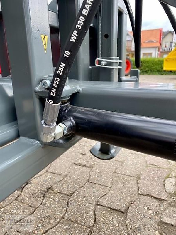 Sonstige Hoftechnik des Typs Bressel & Lade Gummischiebeschild 2400mm hydraulisch schwenkbar EURO Aufnahme, Neumaschine in Asendorf (Bild 4)